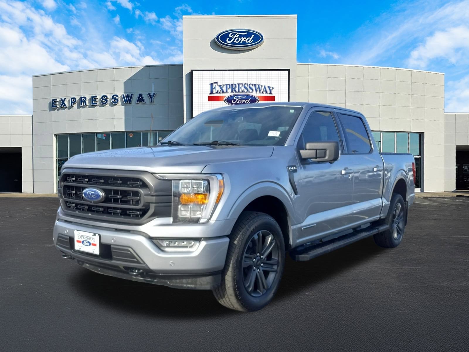 2023 Ford F-150 XLT 4WD SuperCrew 5.5' Box