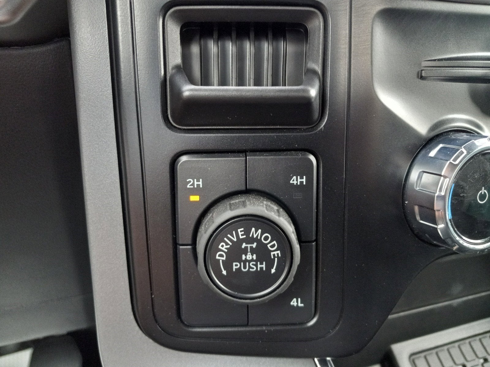 2024 Ford F-150 XLT 4WD SuperCrew 5.5' Box