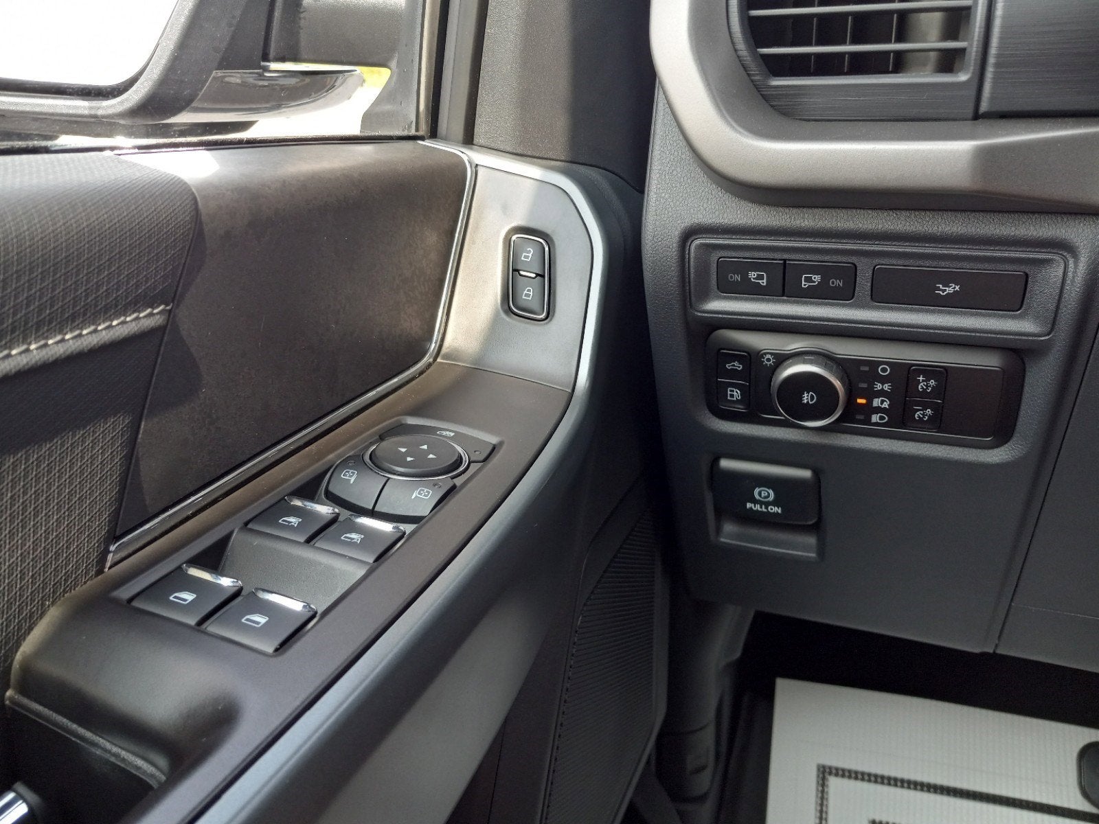 2024 Ford F-150 XLT 4WD SuperCrew 5.5' Box