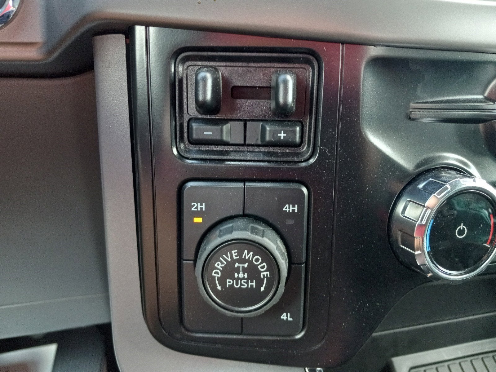 2024 Ford F-150 XLT 4WD SuperCrew 5.5' Box