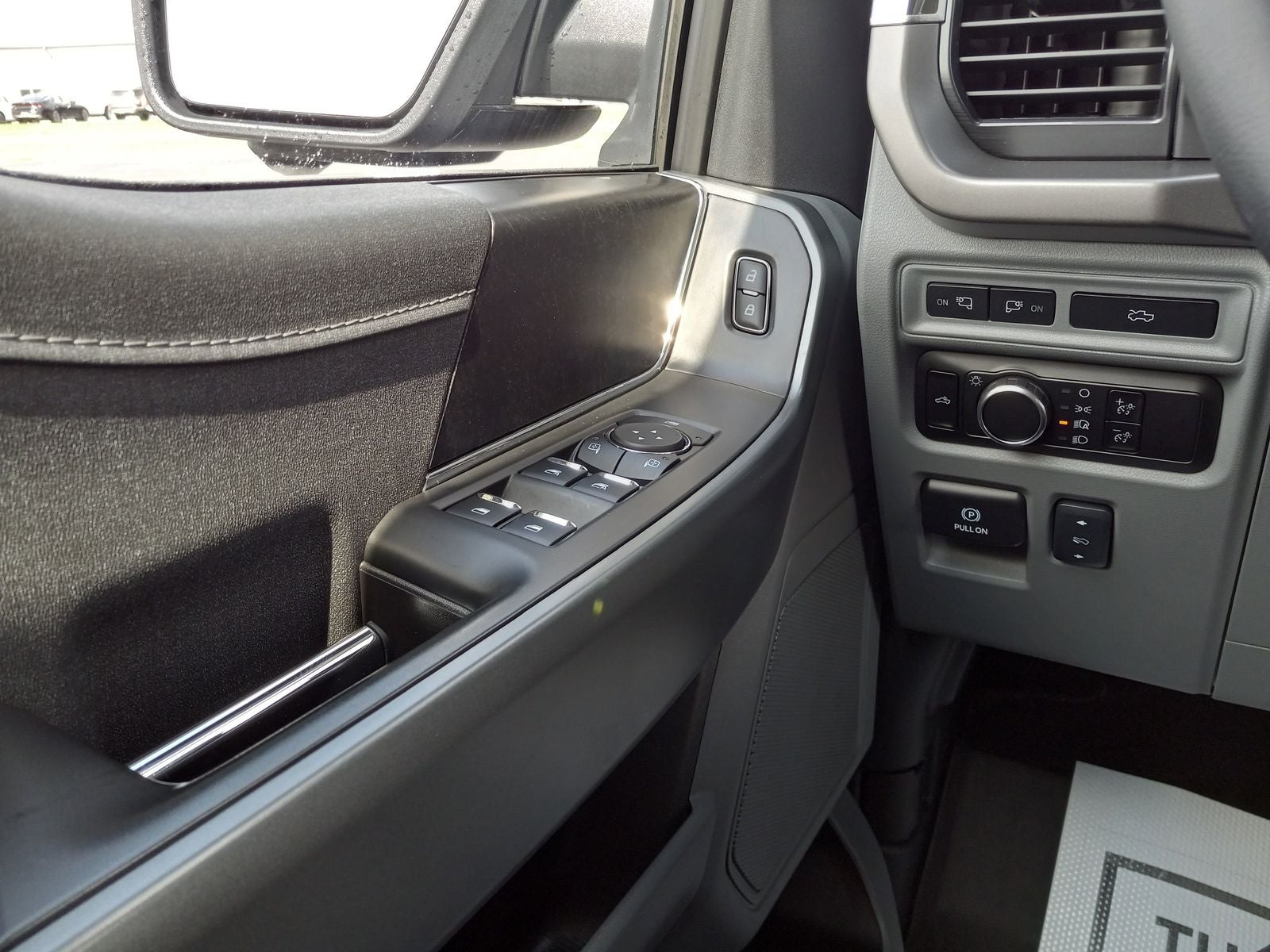 2024 Ford F-150 Lightning XLT 4WD SuperCrew 5.5' Box