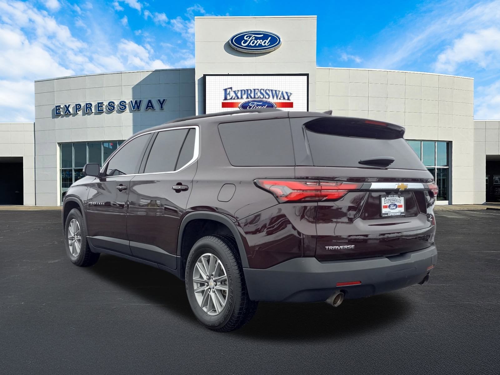 2023 Chevrolet Traverse LT