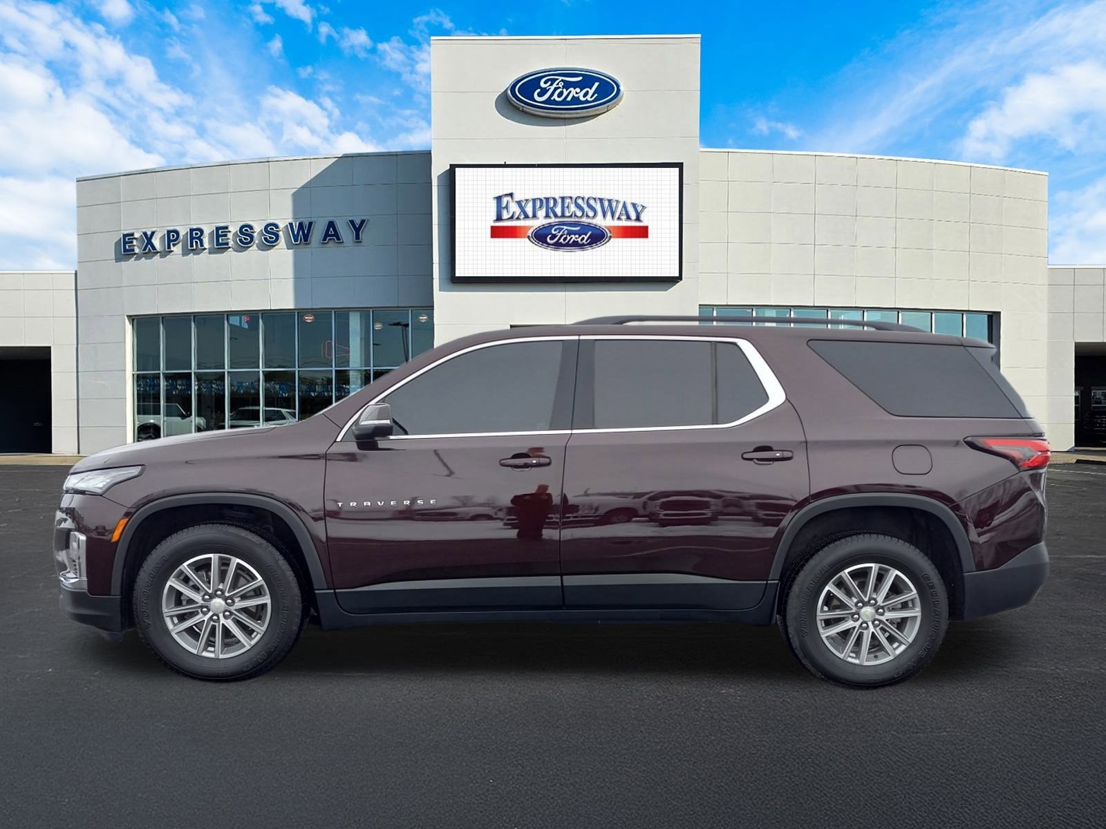 2023 Chevrolet Traverse LT