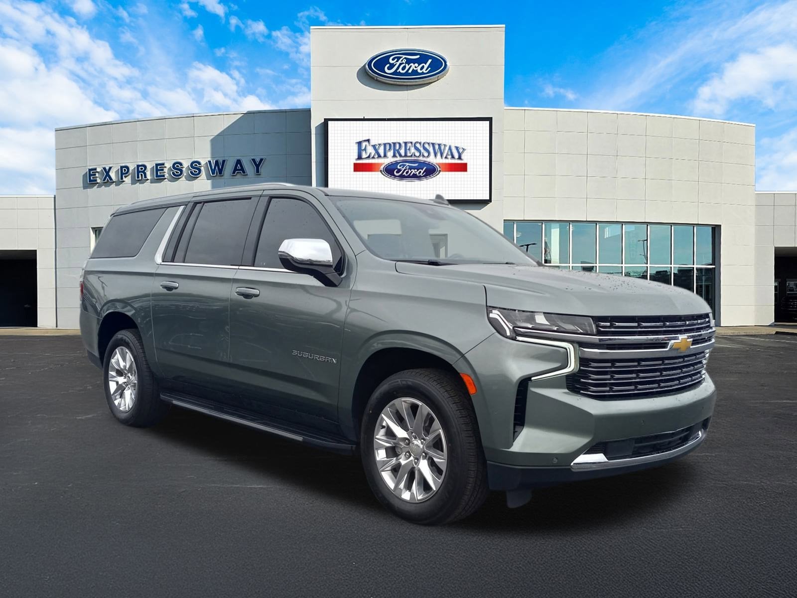 2023 Chevrolet Suburban Premier