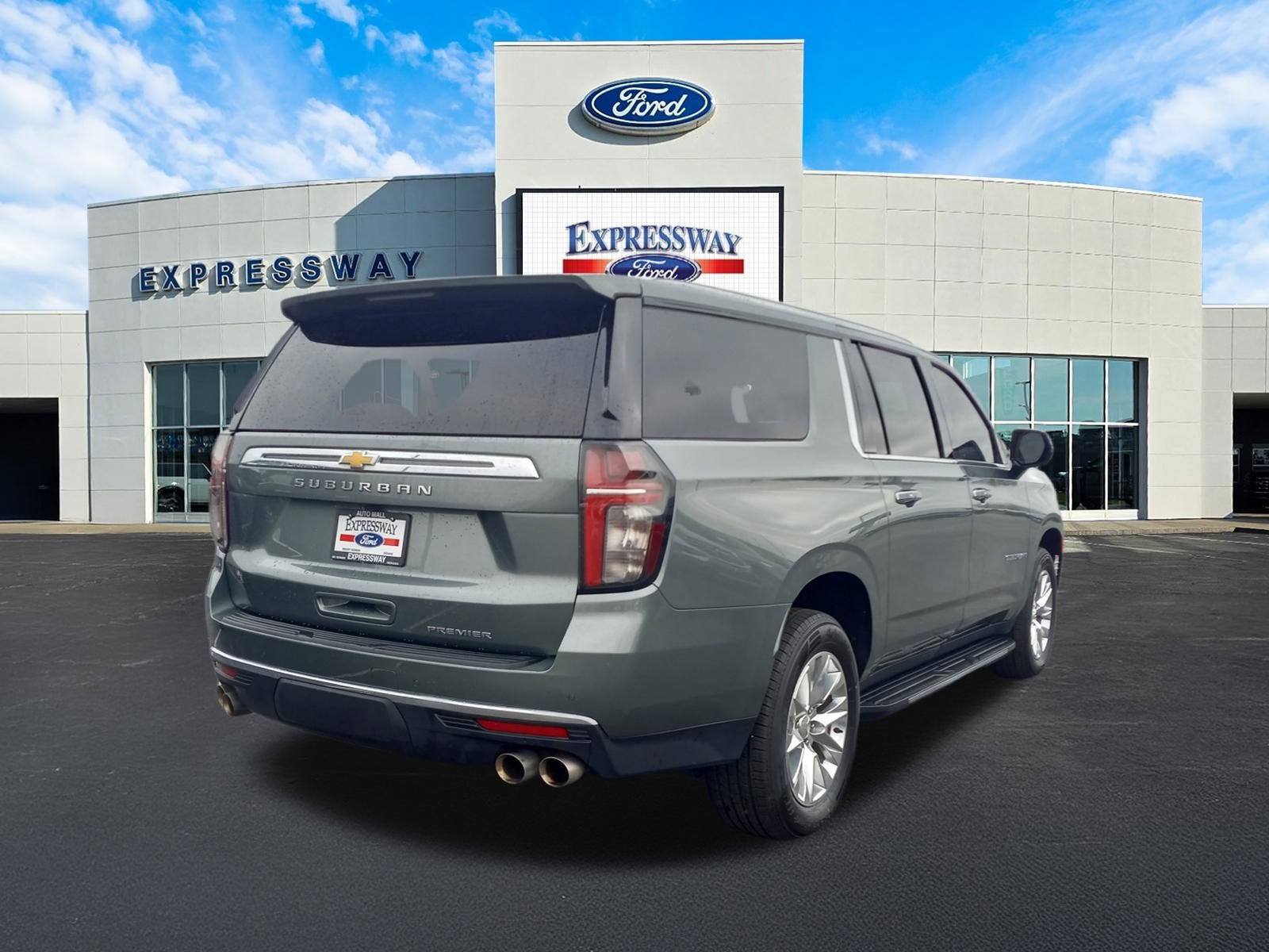 2023 Chevrolet Suburban Premier