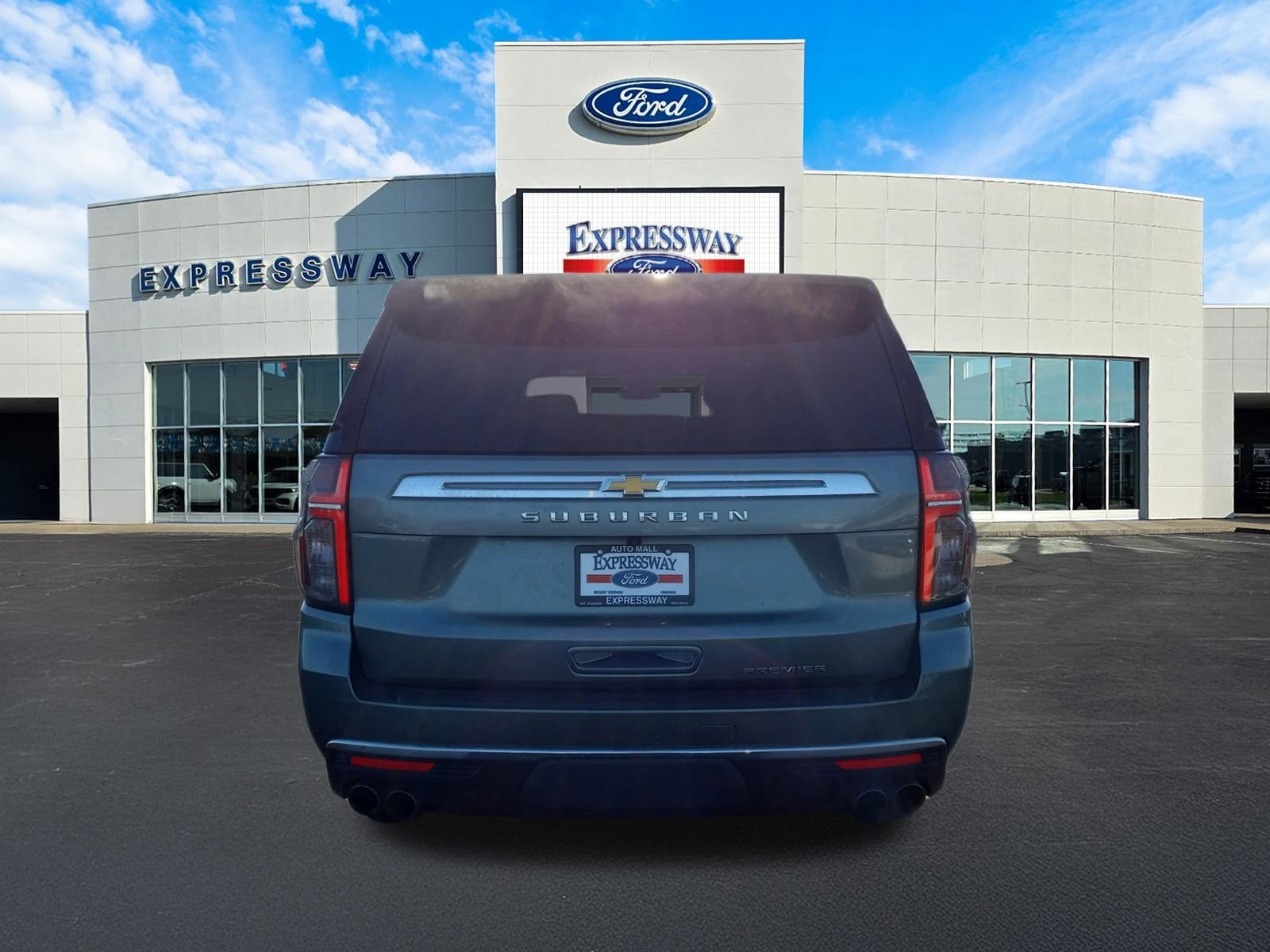 2023 Chevrolet Suburban Premier