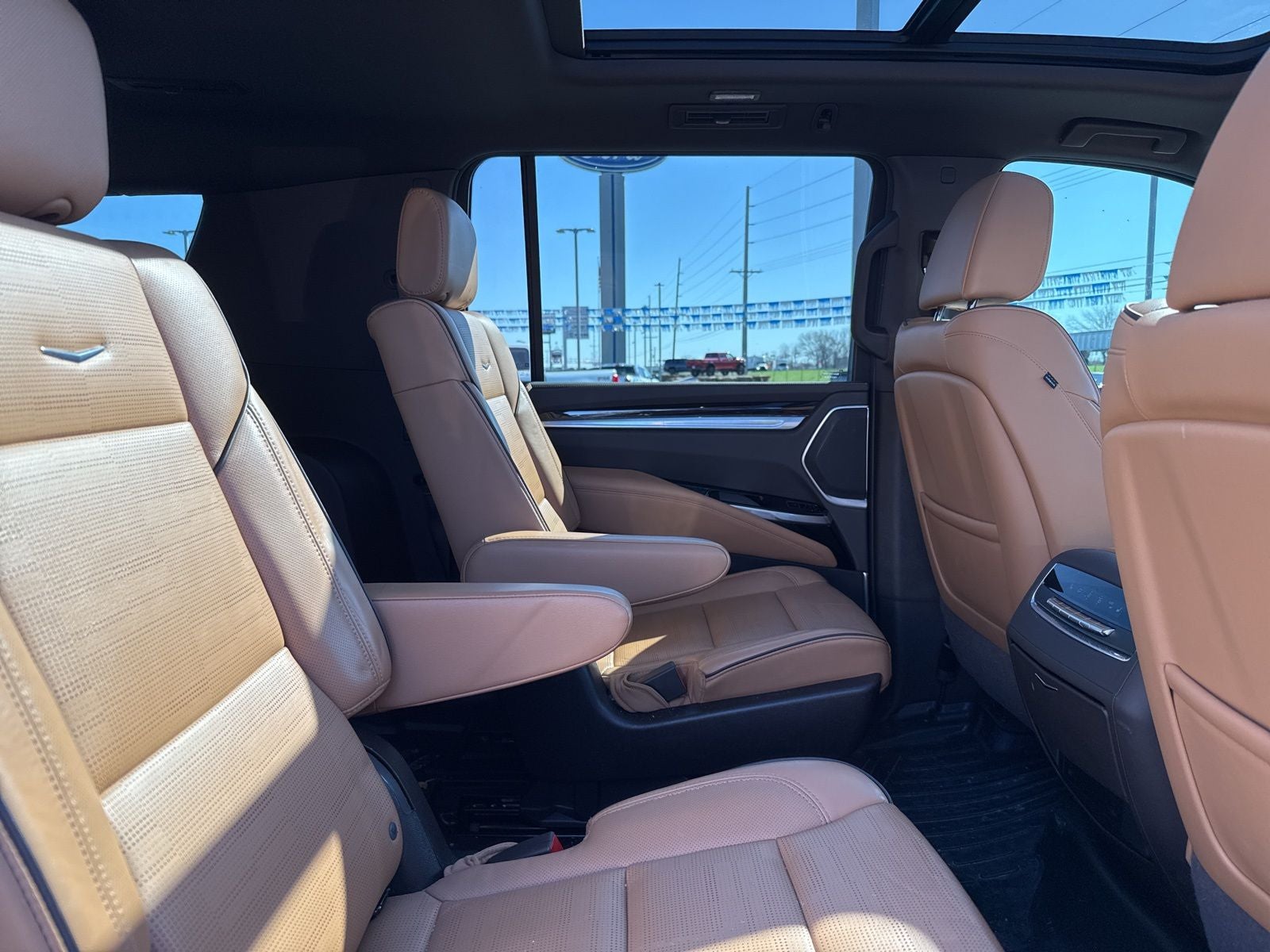 2025 Cadillac Escalade ESV Premium