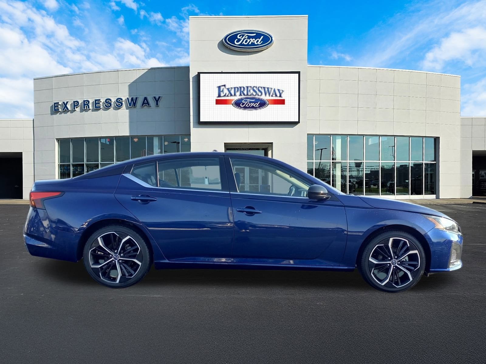 2024 Nissan Altima 2.5 SR