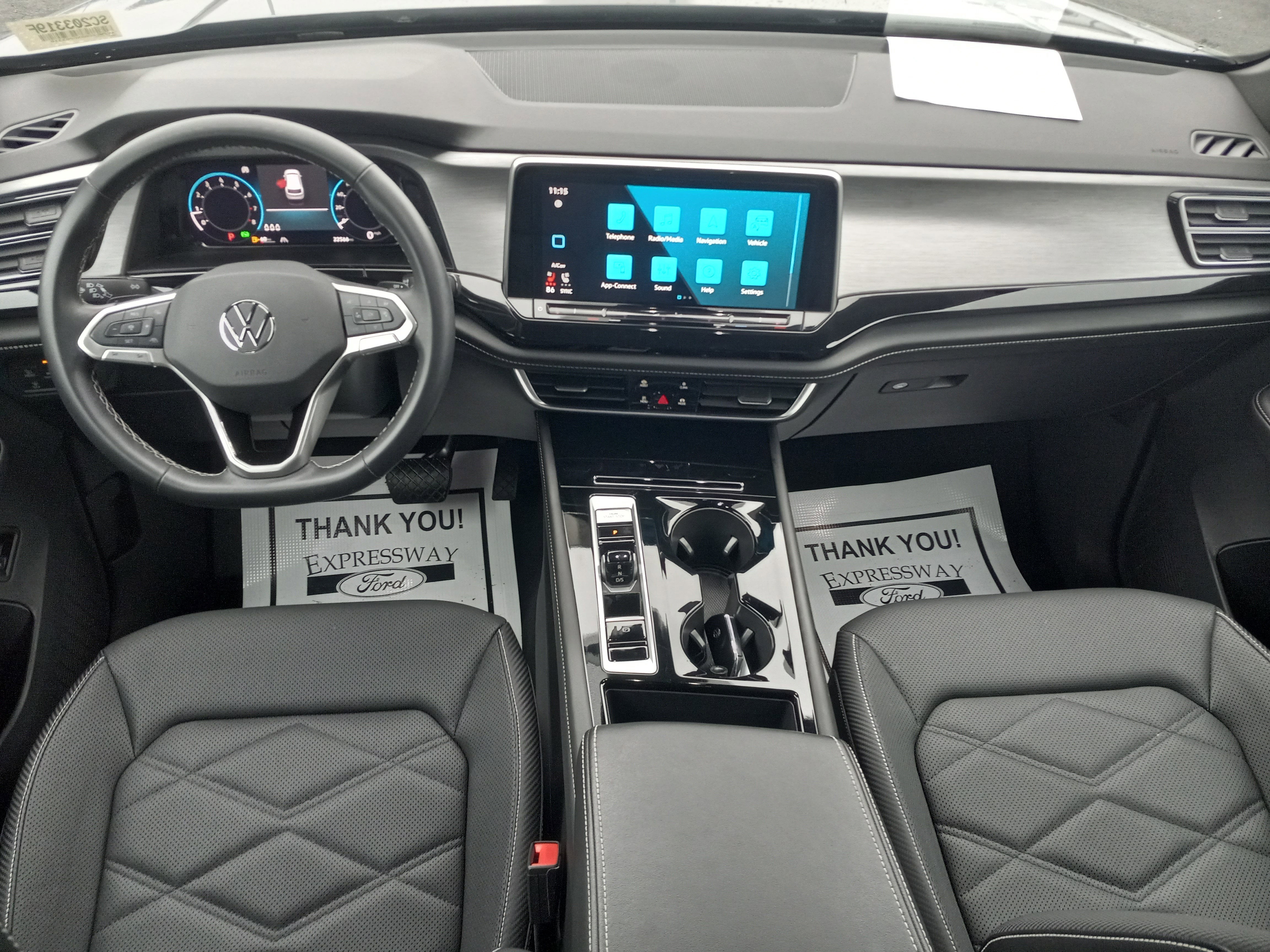 2025 Volkswagen Atlas Cross Sport 2.0T SE w/Technology