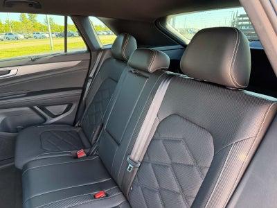 2025 Volkswagen Atlas Cross Sport 2.0T SE w/Technology