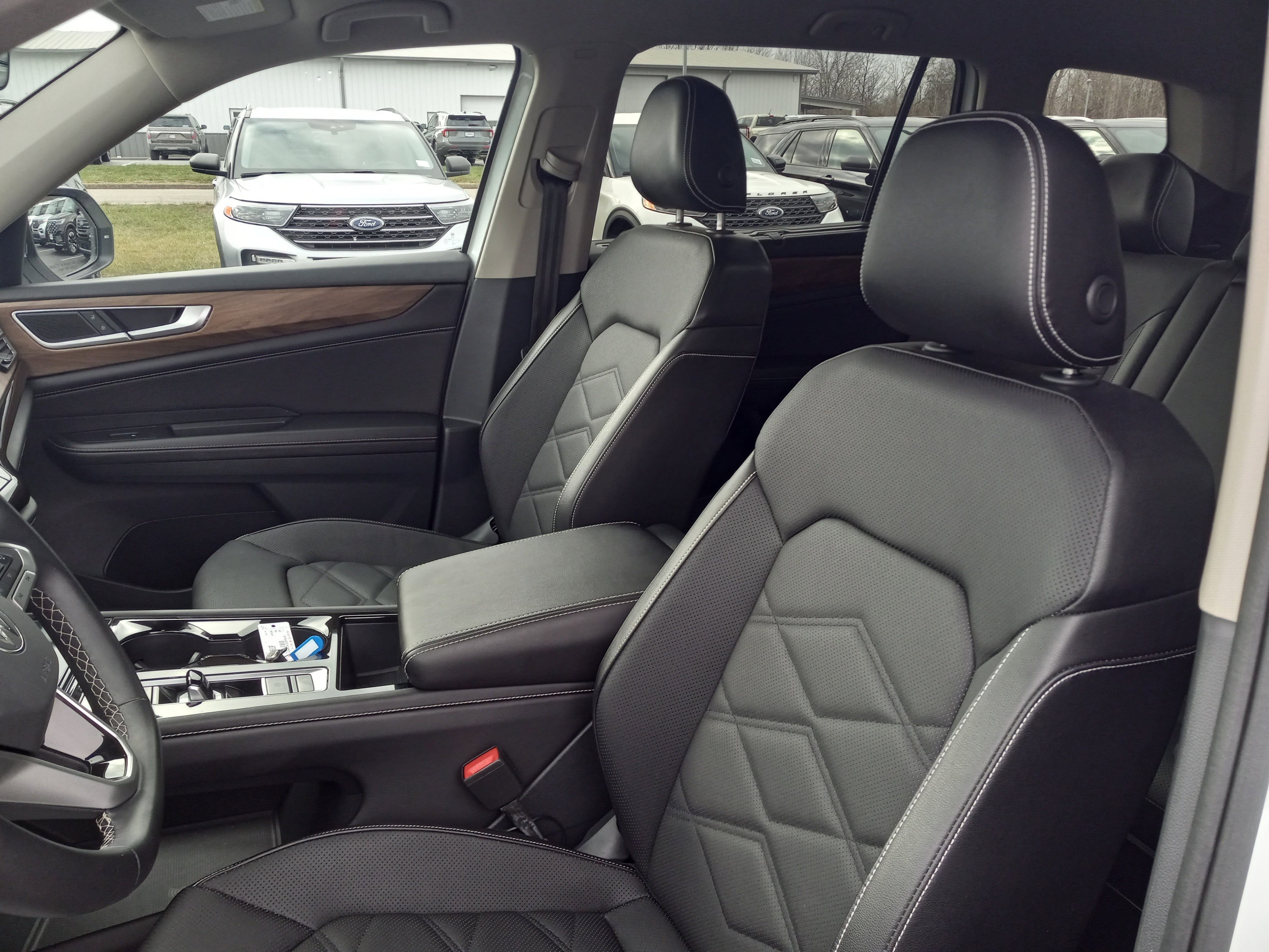 2025 Volkswagen Atlas 2.0T SE w/Technology