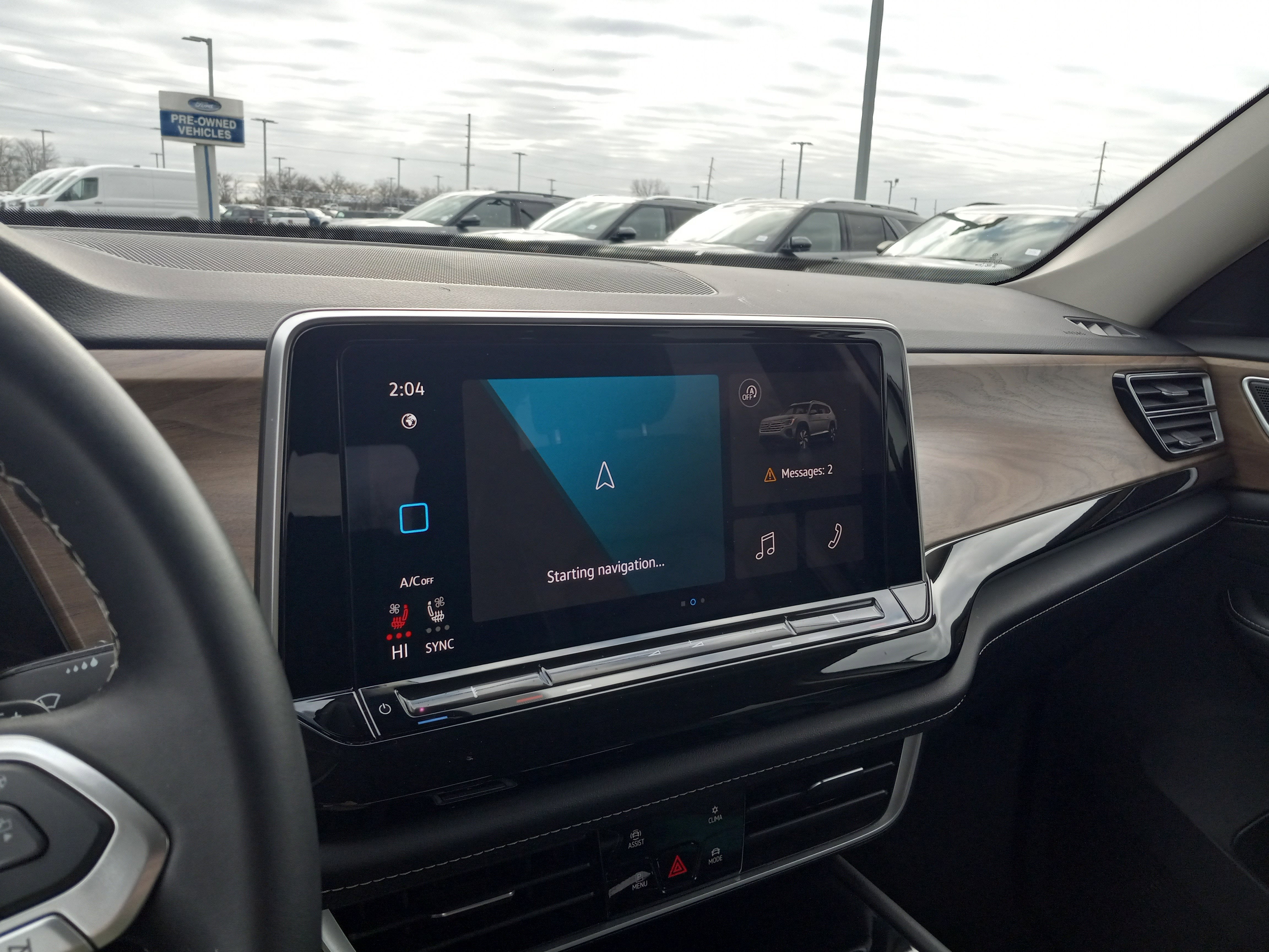 2025 Volkswagen Atlas 2.0T SE w/Technology