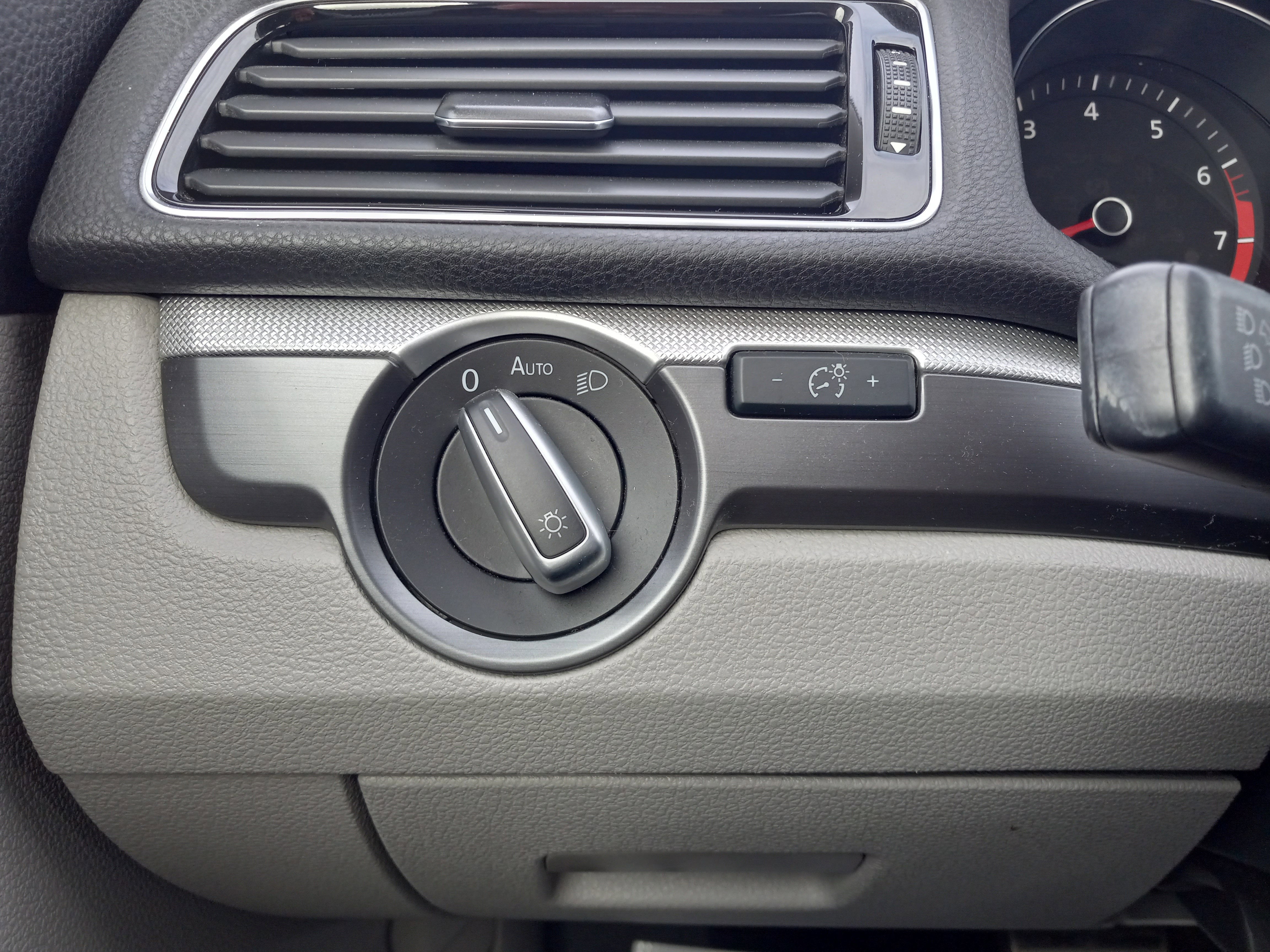 2018 Volkswagen Passat 2.0T R-Line