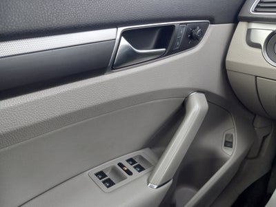 2018 Volkswagen Passat 2.0T R-Line