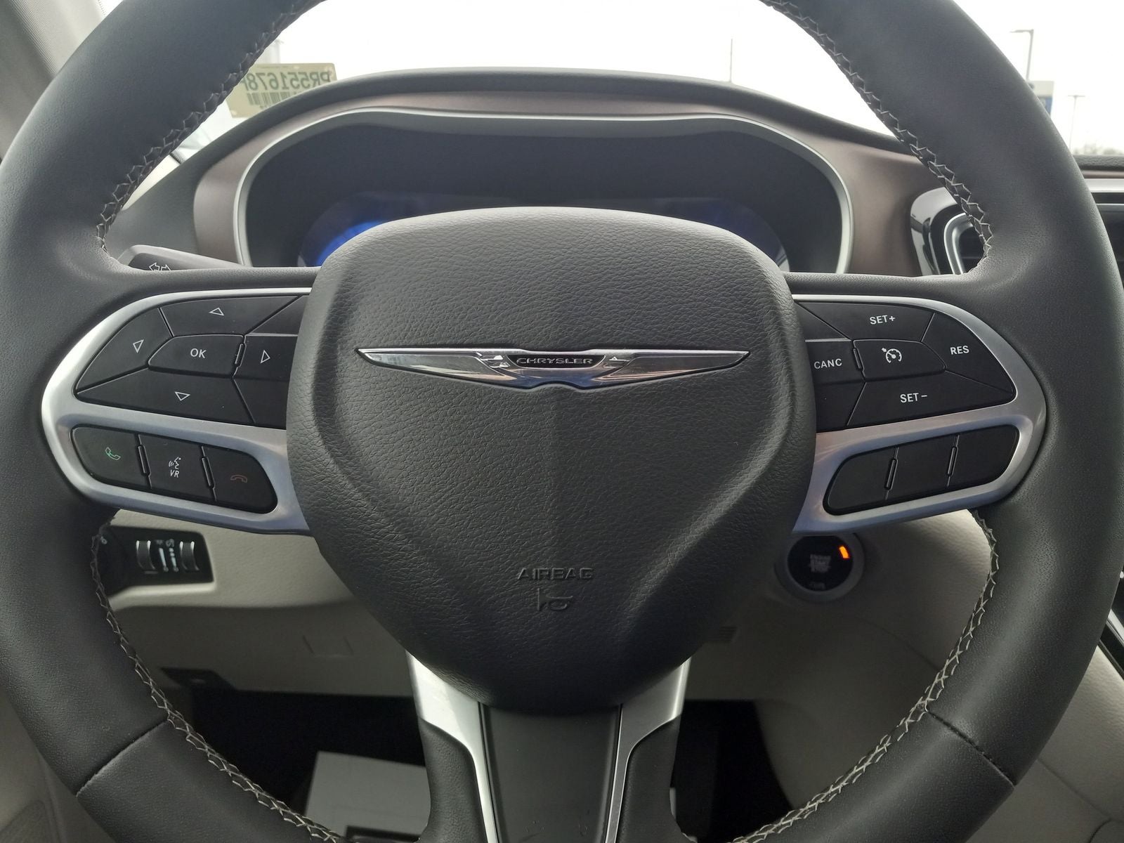 2023 Chrysler Voyager LX