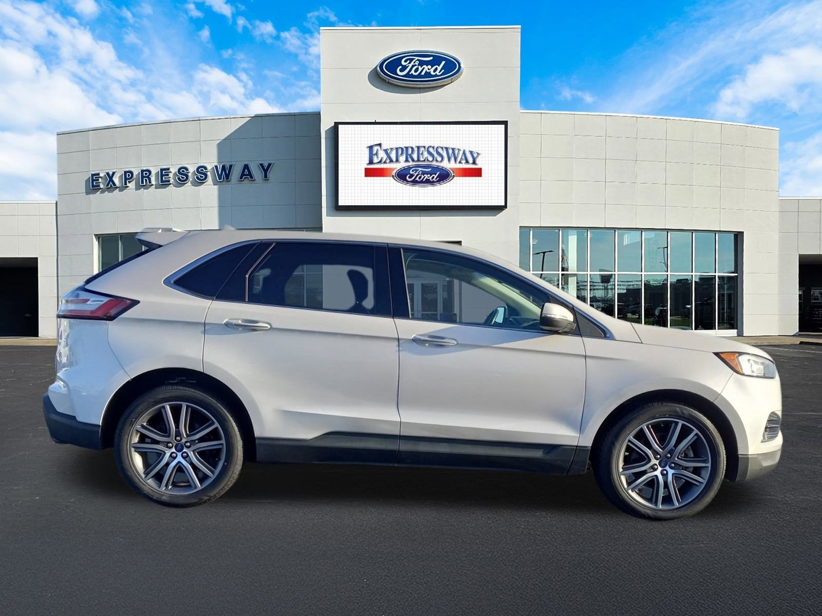 2019 Ford Edge Titanium
