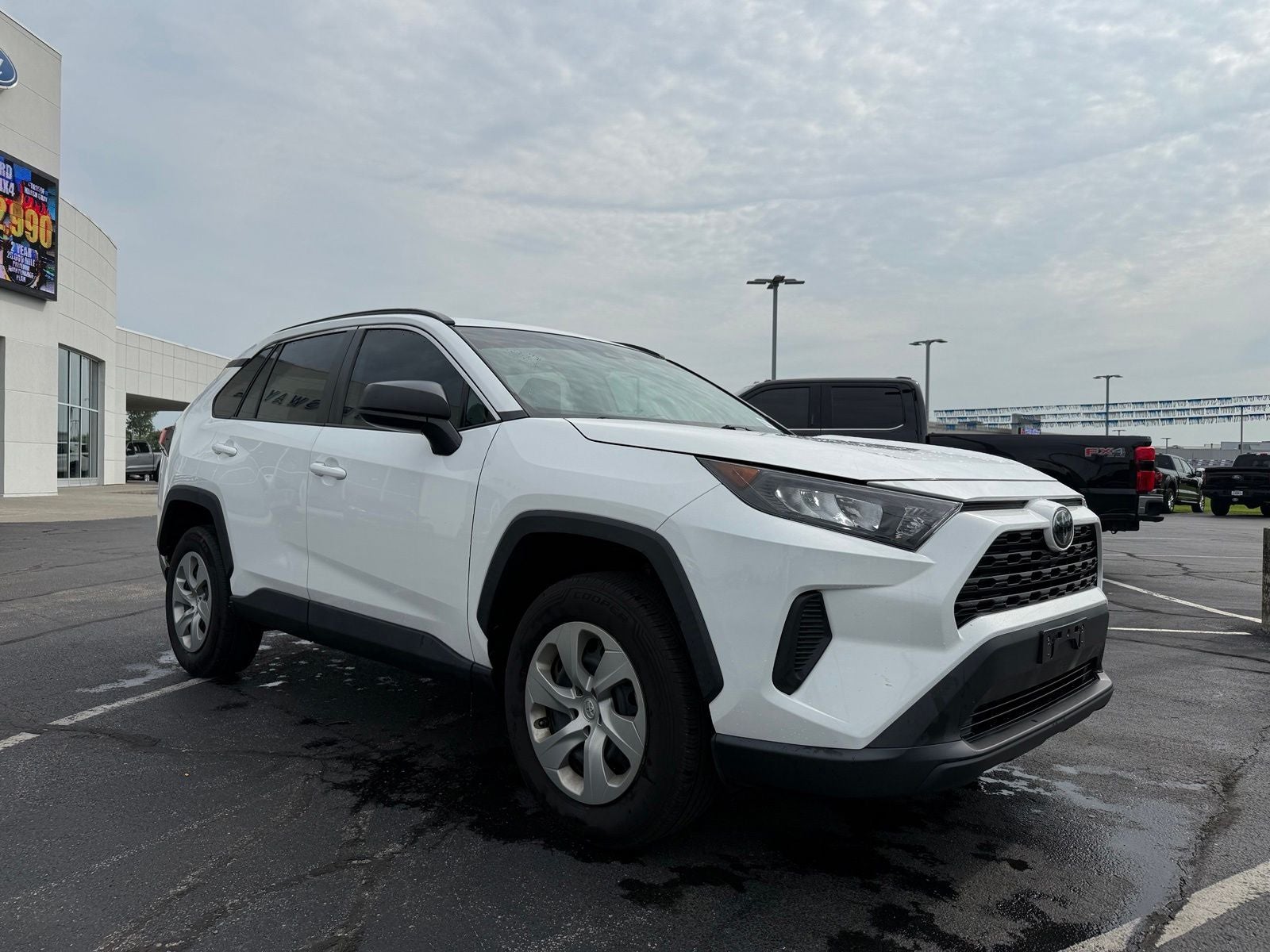 2020 Toyota RAV4 LE