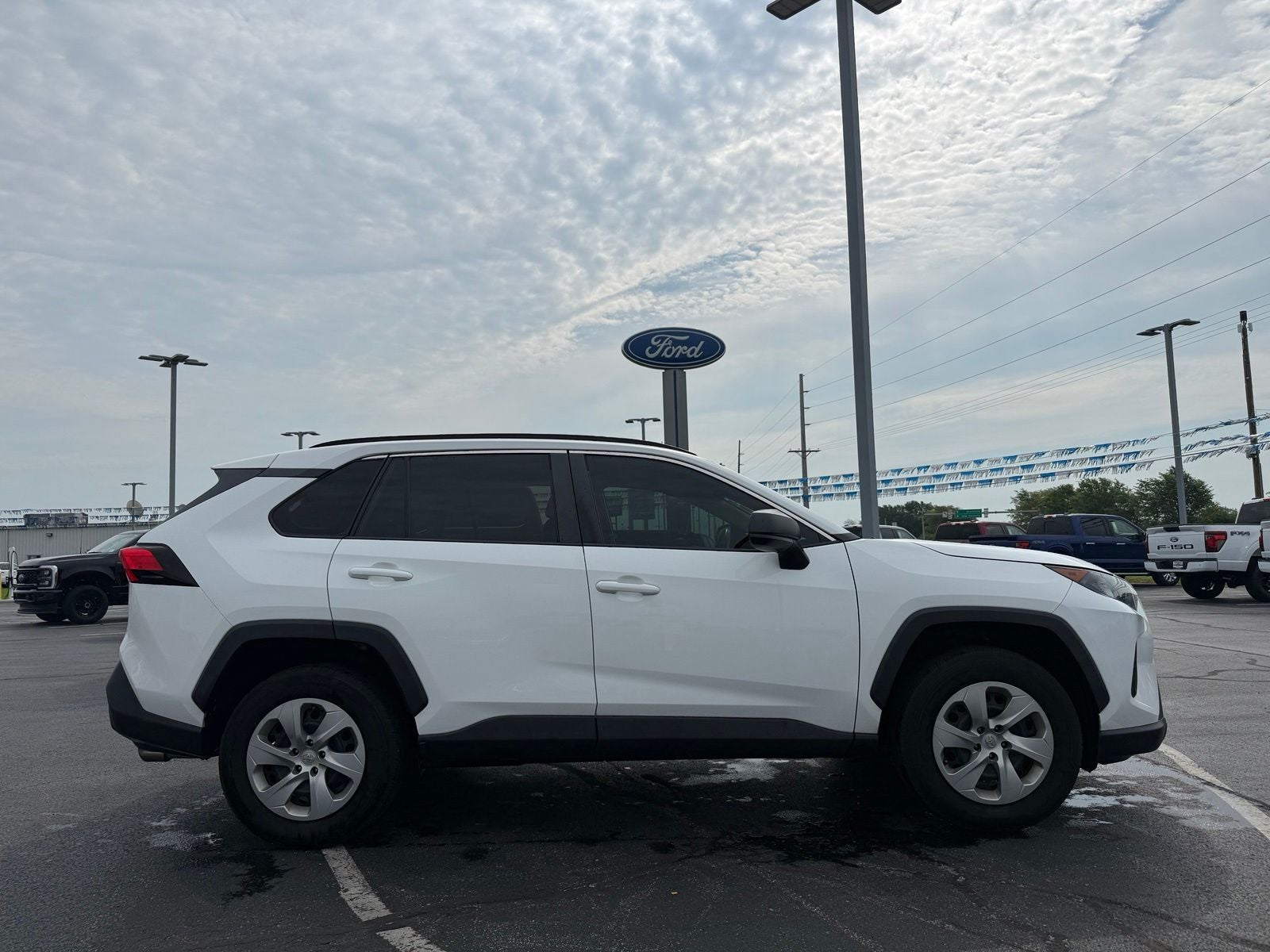 2020 Toyota RAV4 LE