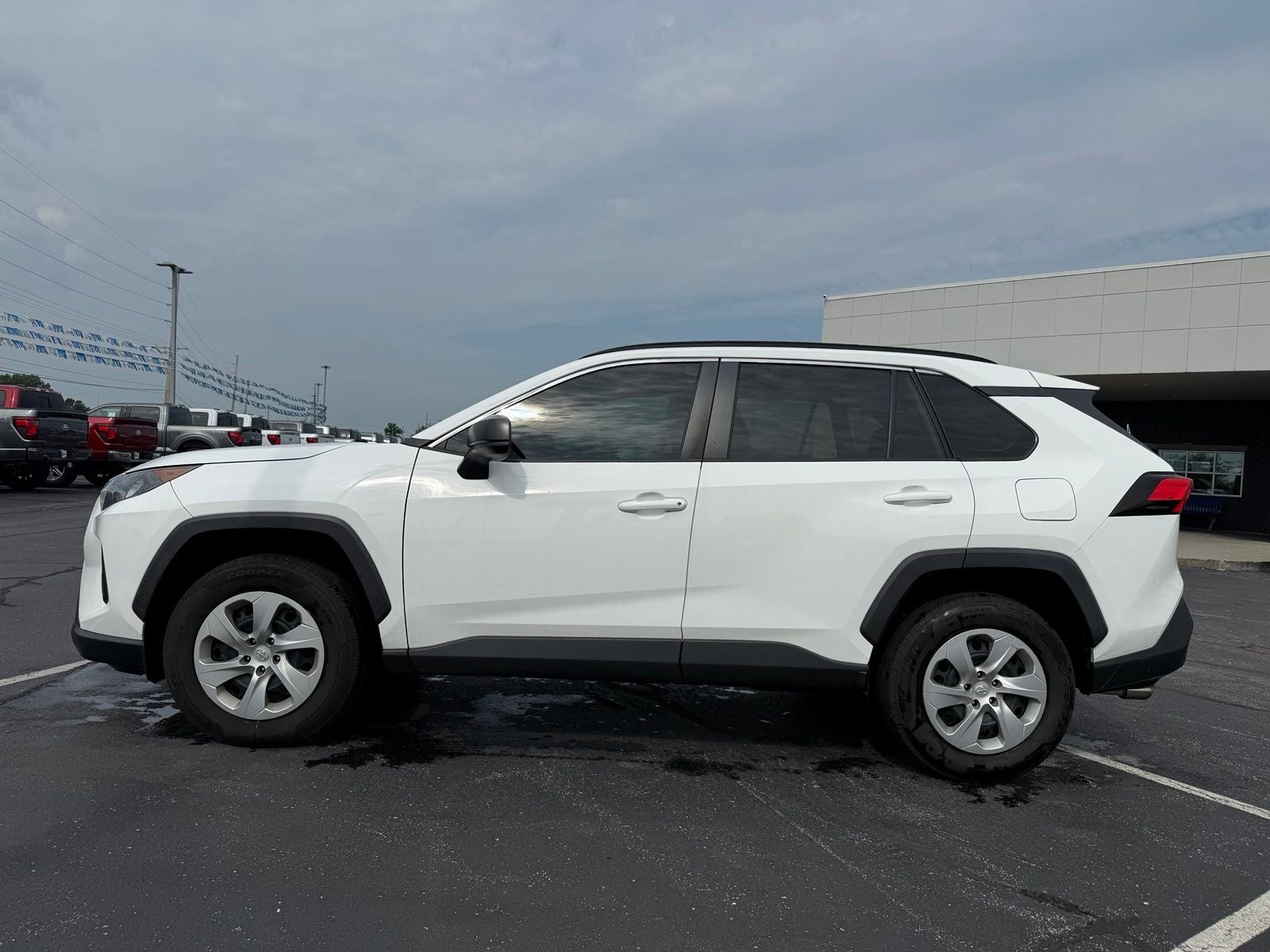 2020 Toyota RAV4 LE