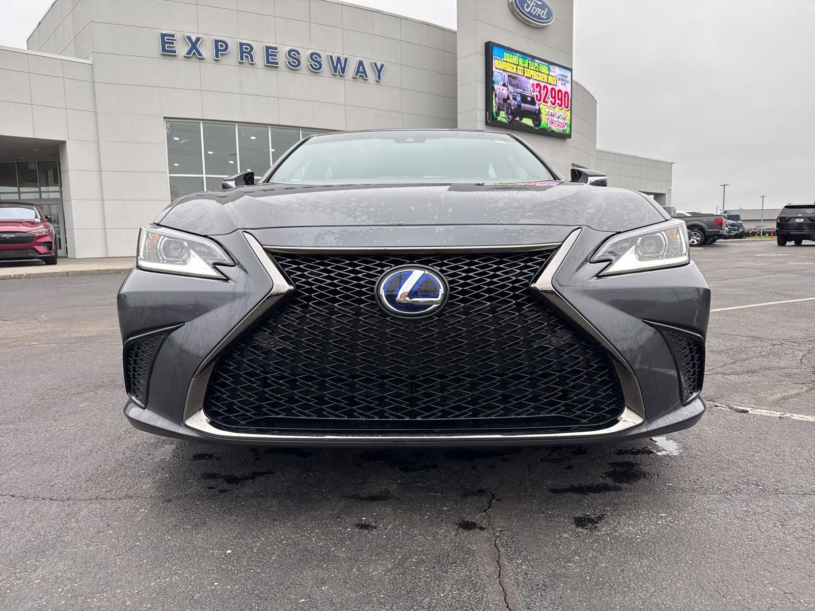 2022 Lexus ES 300h
