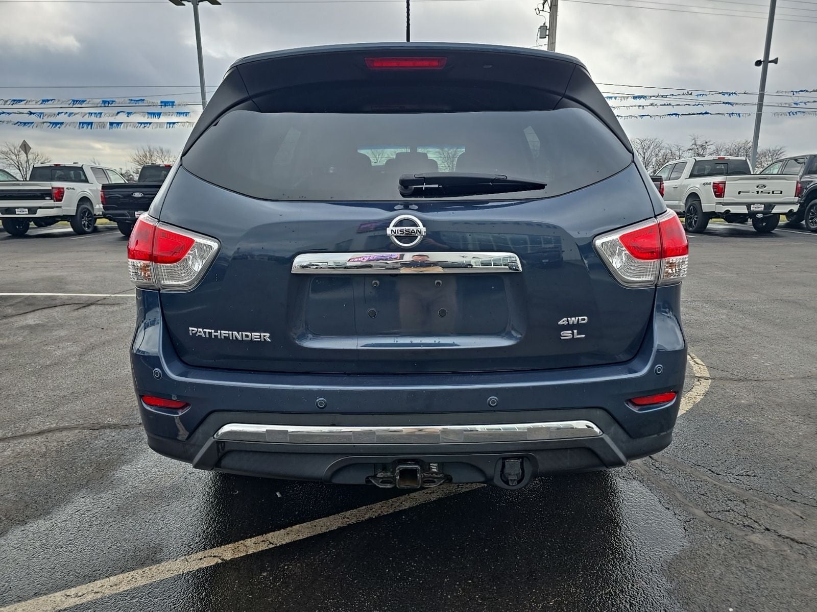 2016 Nissan Pathfinder SL