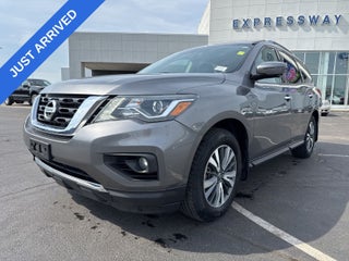 2017 Nissan Pathfinder SL