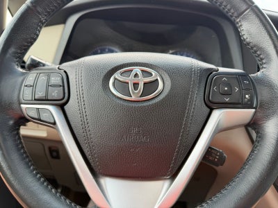 2015 Toyota Sienna XLE 7 Passenger