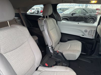 2025 Toyota Sienna LE