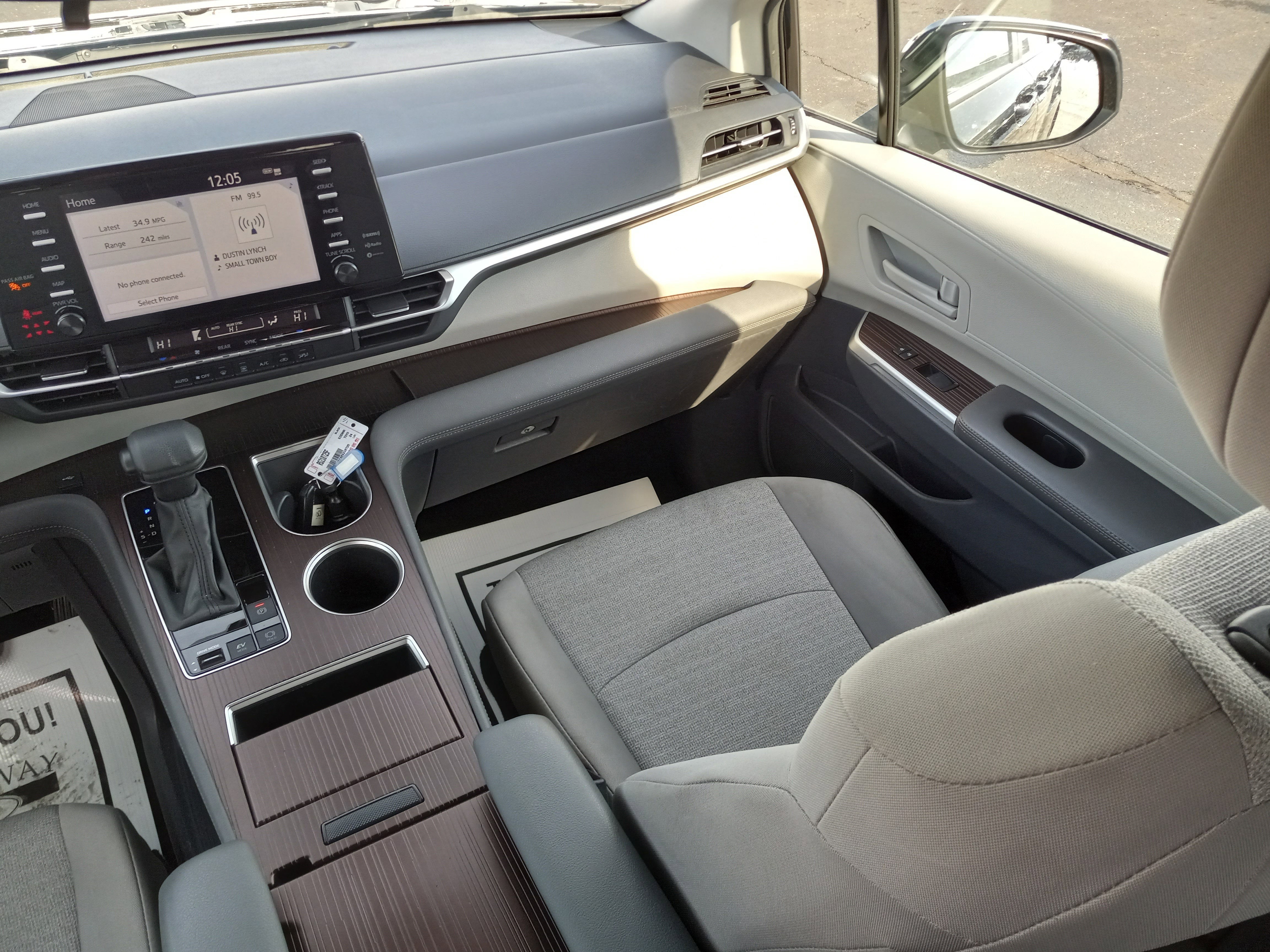 2024 Toyota Sienna LE