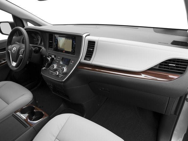 2017 Toyota Sienna XLE Premium 8 Passenger