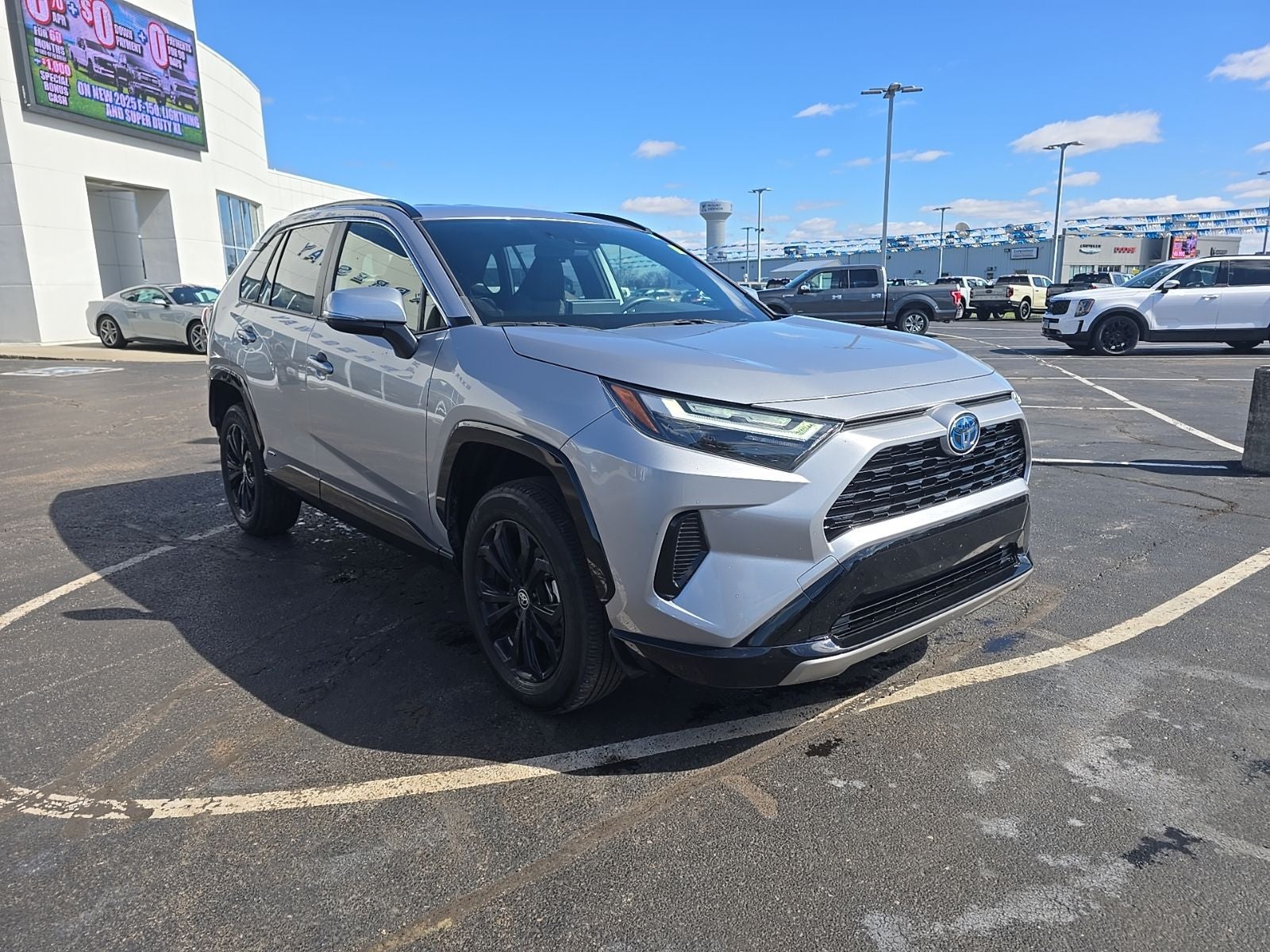 2024 Toyota RAV4 Hybrid SE