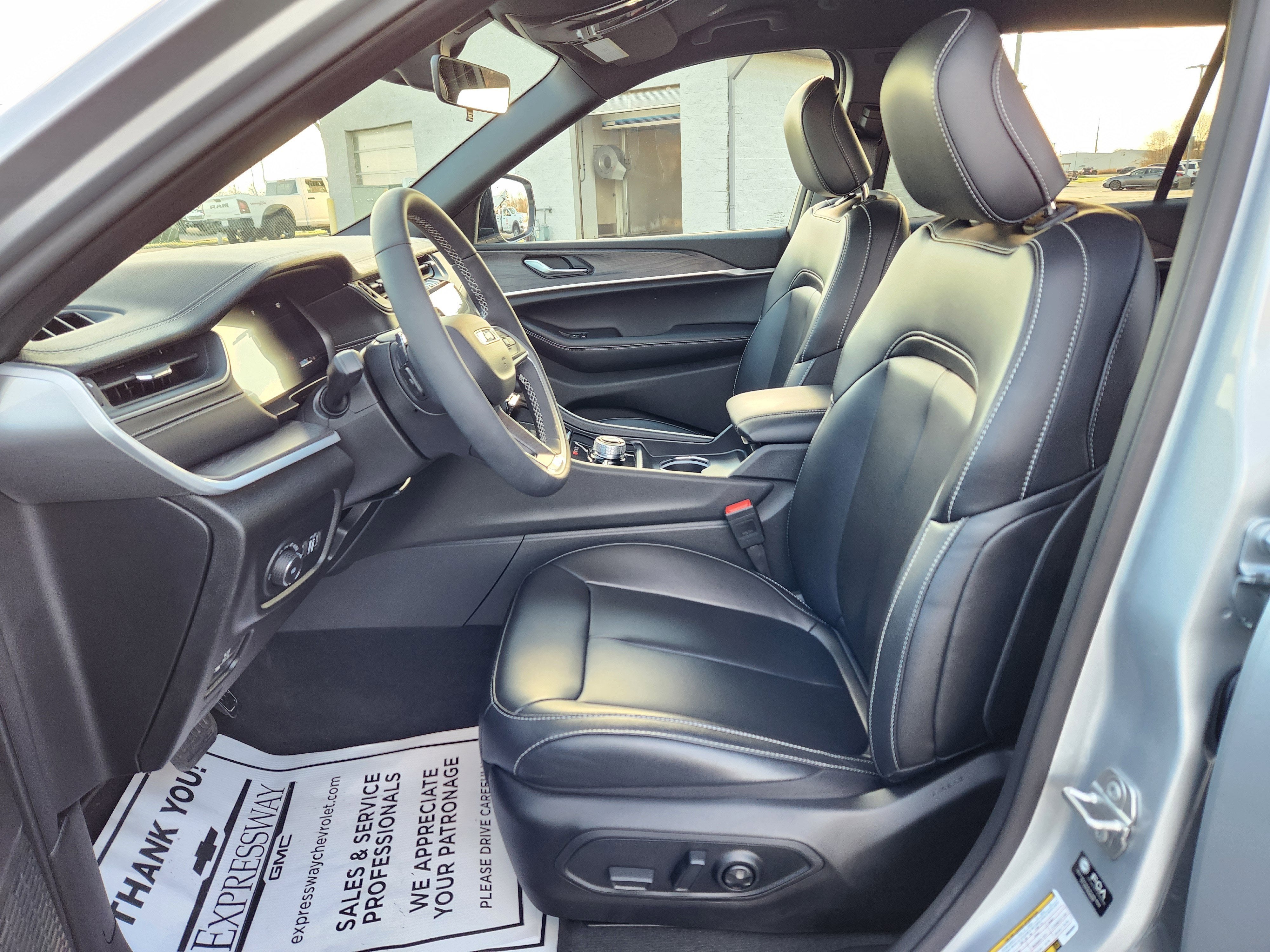 2025 Jeep Grand Cherokee L Limited 4x4