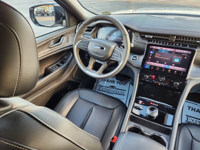 2025 Jeep Grand Cherokee L Limited 4x4