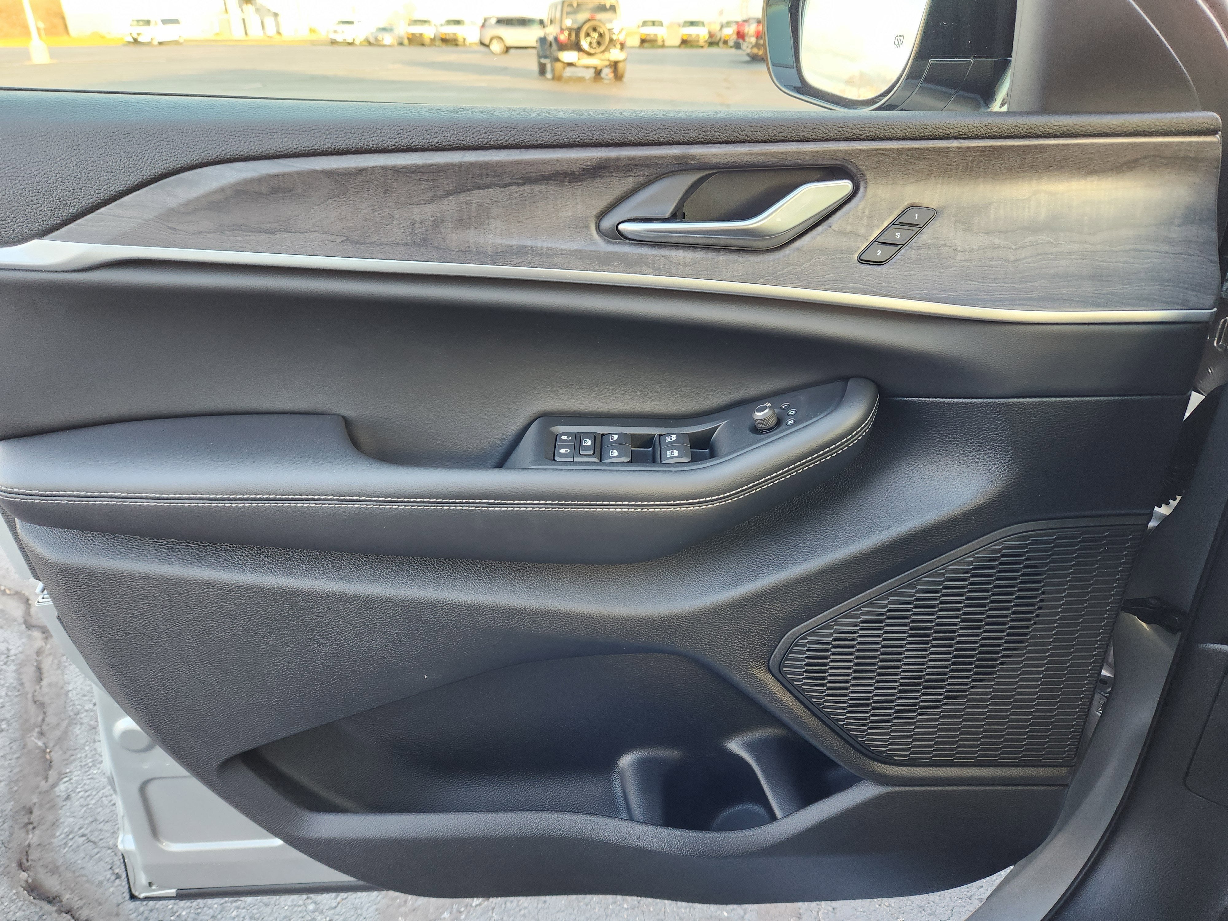 2025 Jeep Grand Cherokee L Limited 4x4