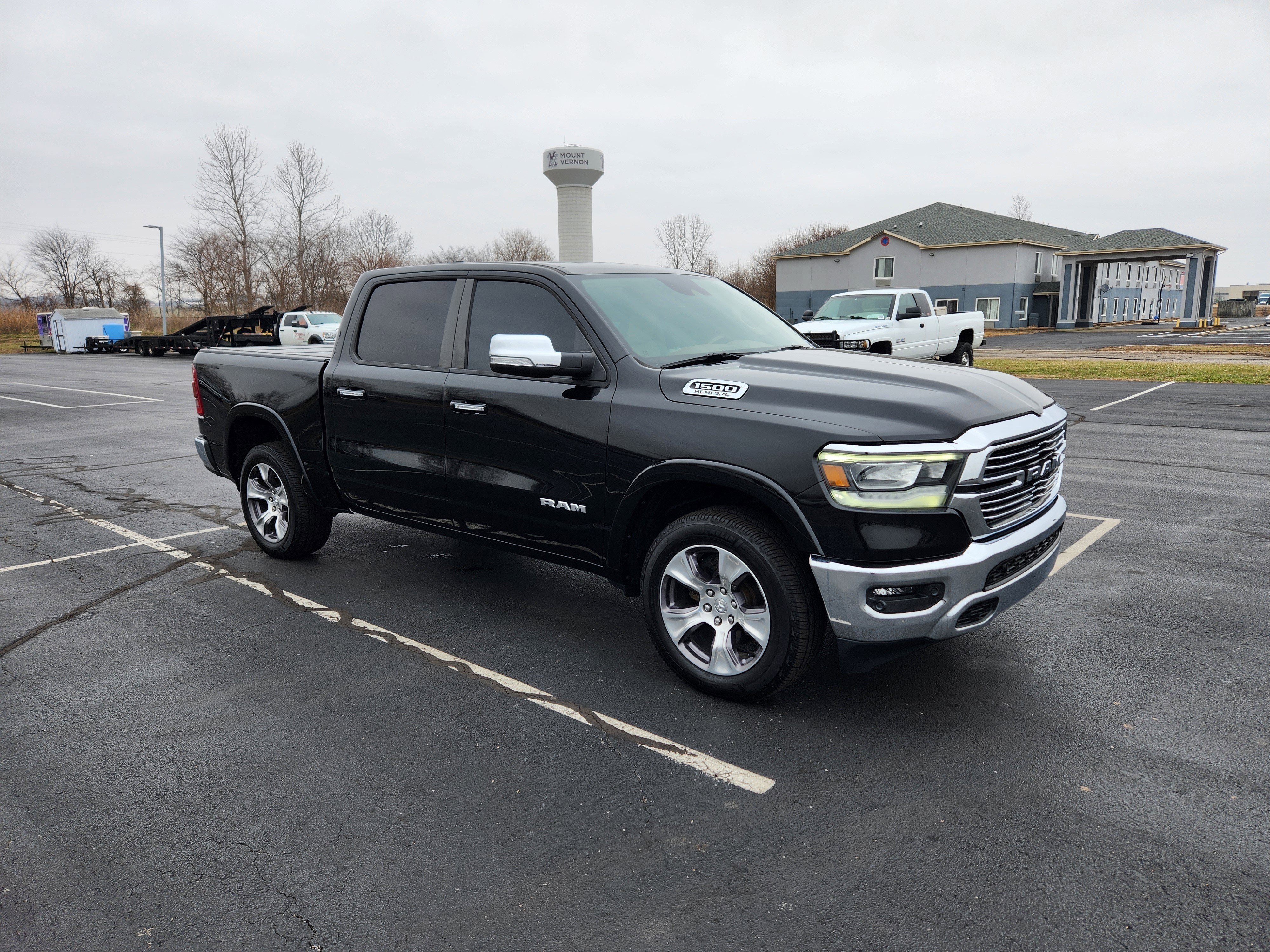 2021 RAM 1500 Laramie Crew Cab 4x4 5'7" Box