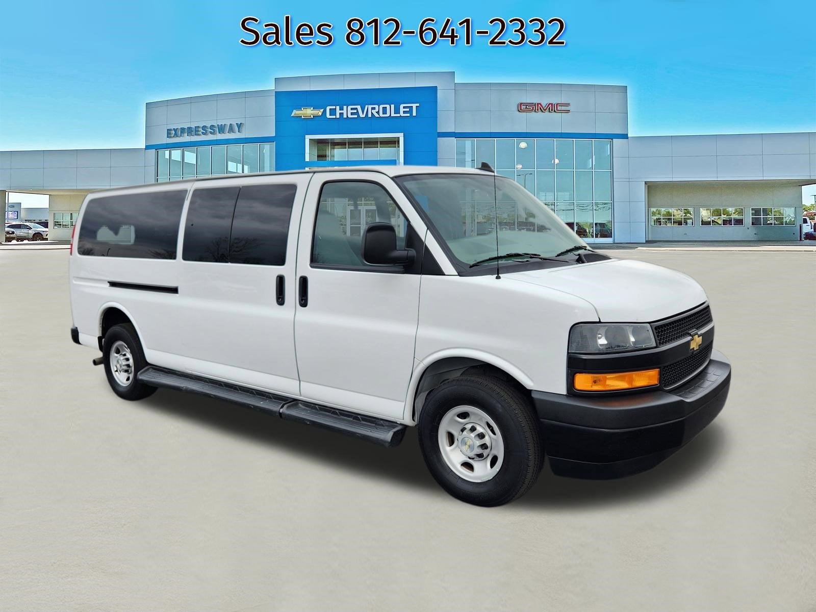 2023 Chevrolet Express Passenger 3500 1LS