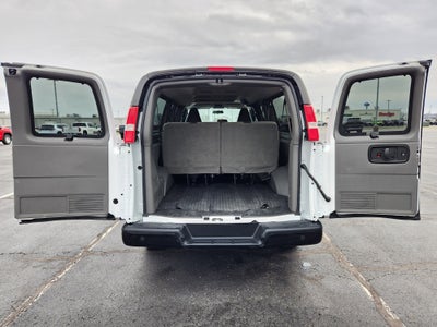 2023 Chevrolet Express Passenger 3500 1LS