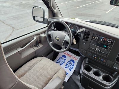 2023 Chevrolet Express Passenger 3500 1LS