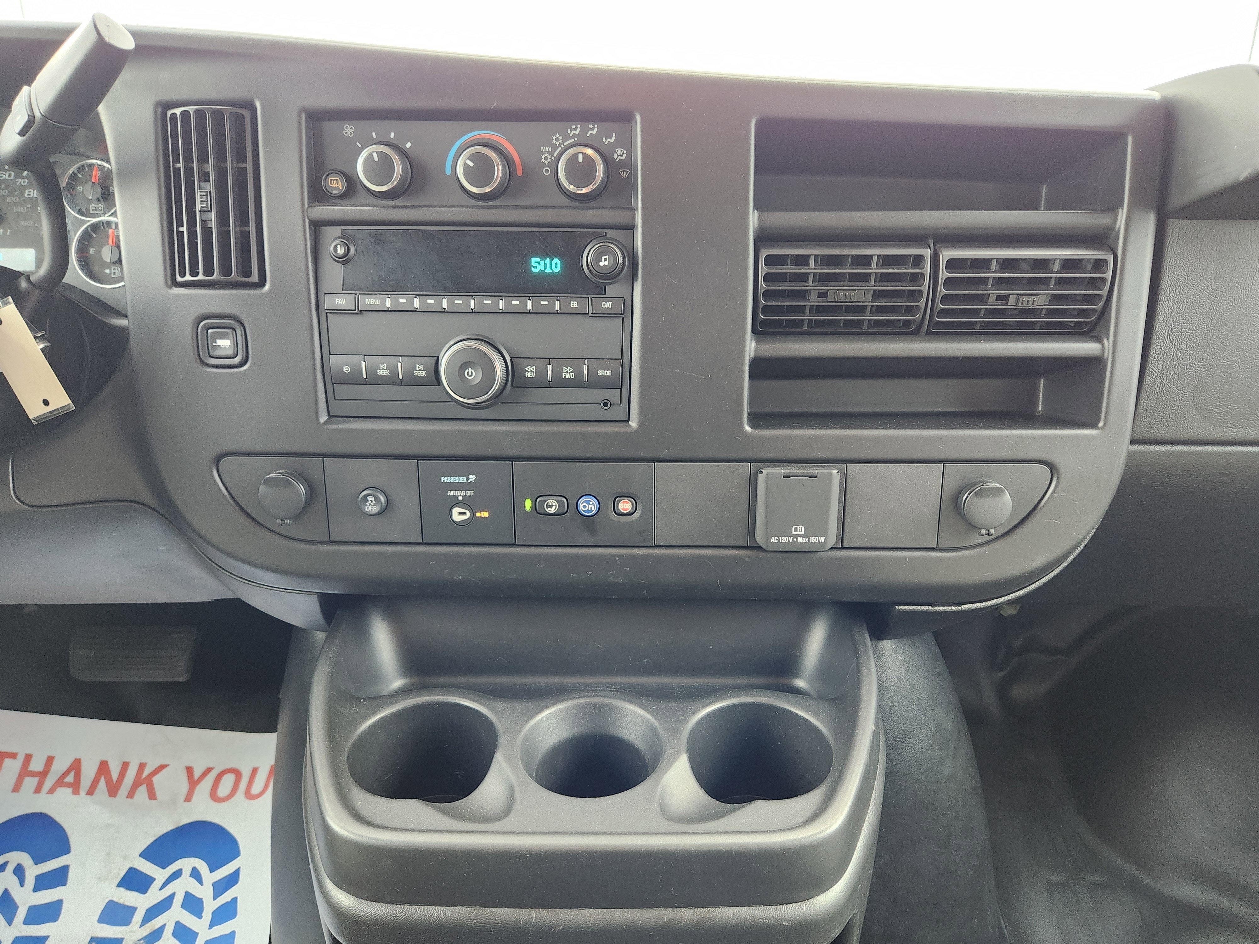 2023 Chevrolet Express Passenger 3500 1LS