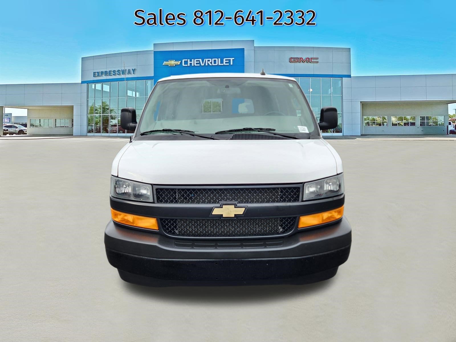 2023 Chevrolet Express Passenger 3500 1LS
