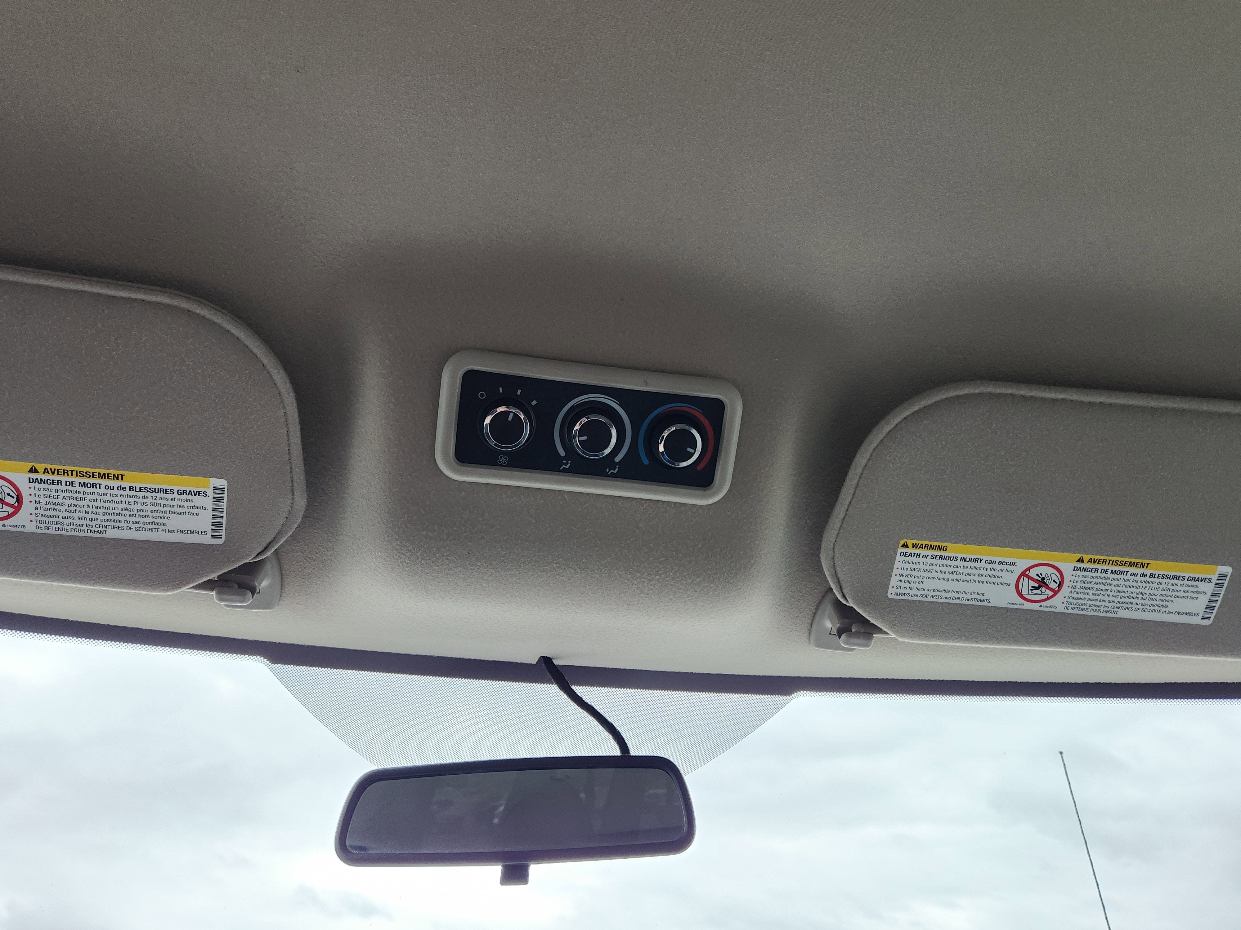 2023 Chevrolet Express Passenger 3500 1LS