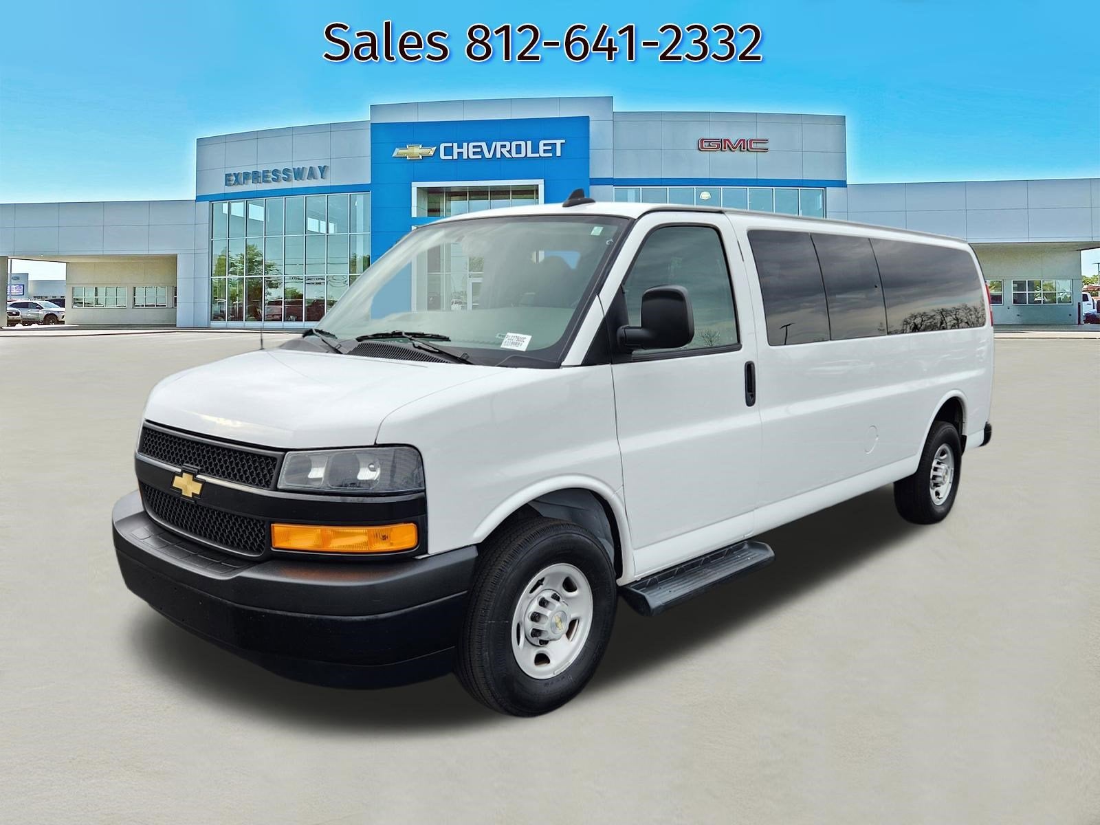 2023 Chevrolet Express Passenger 3500 1LS