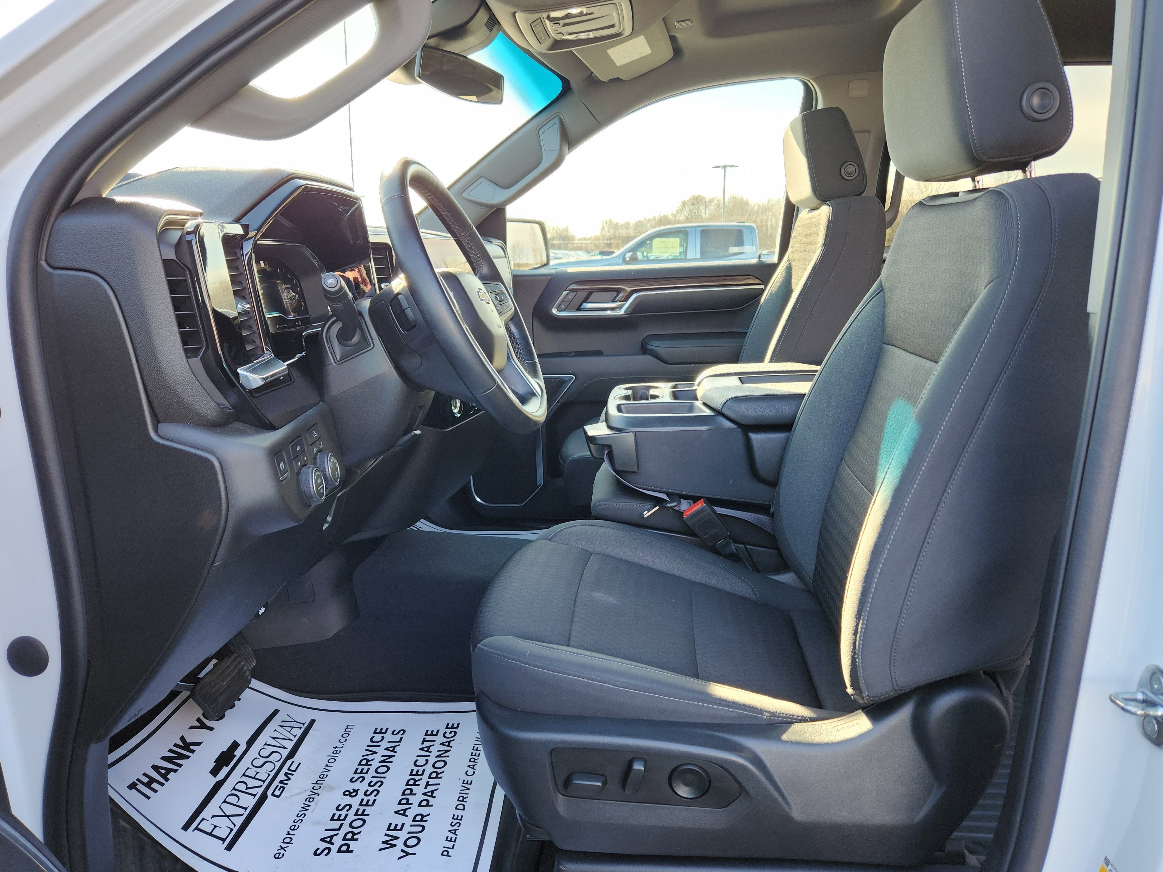 2023 Chevrolet Silverado 1500 LT (2FL)