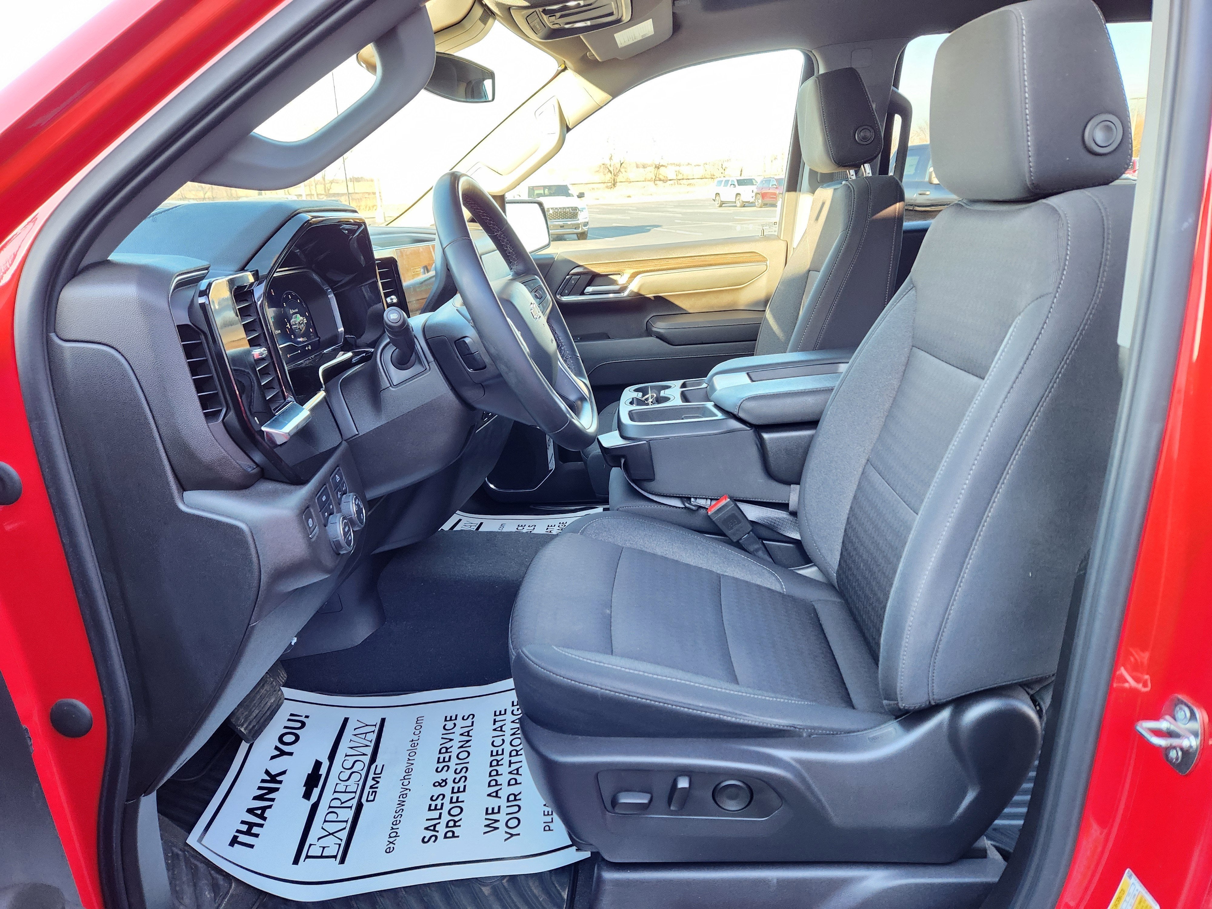 2024 Chevrolet Silverado 1500 LT (2FL)