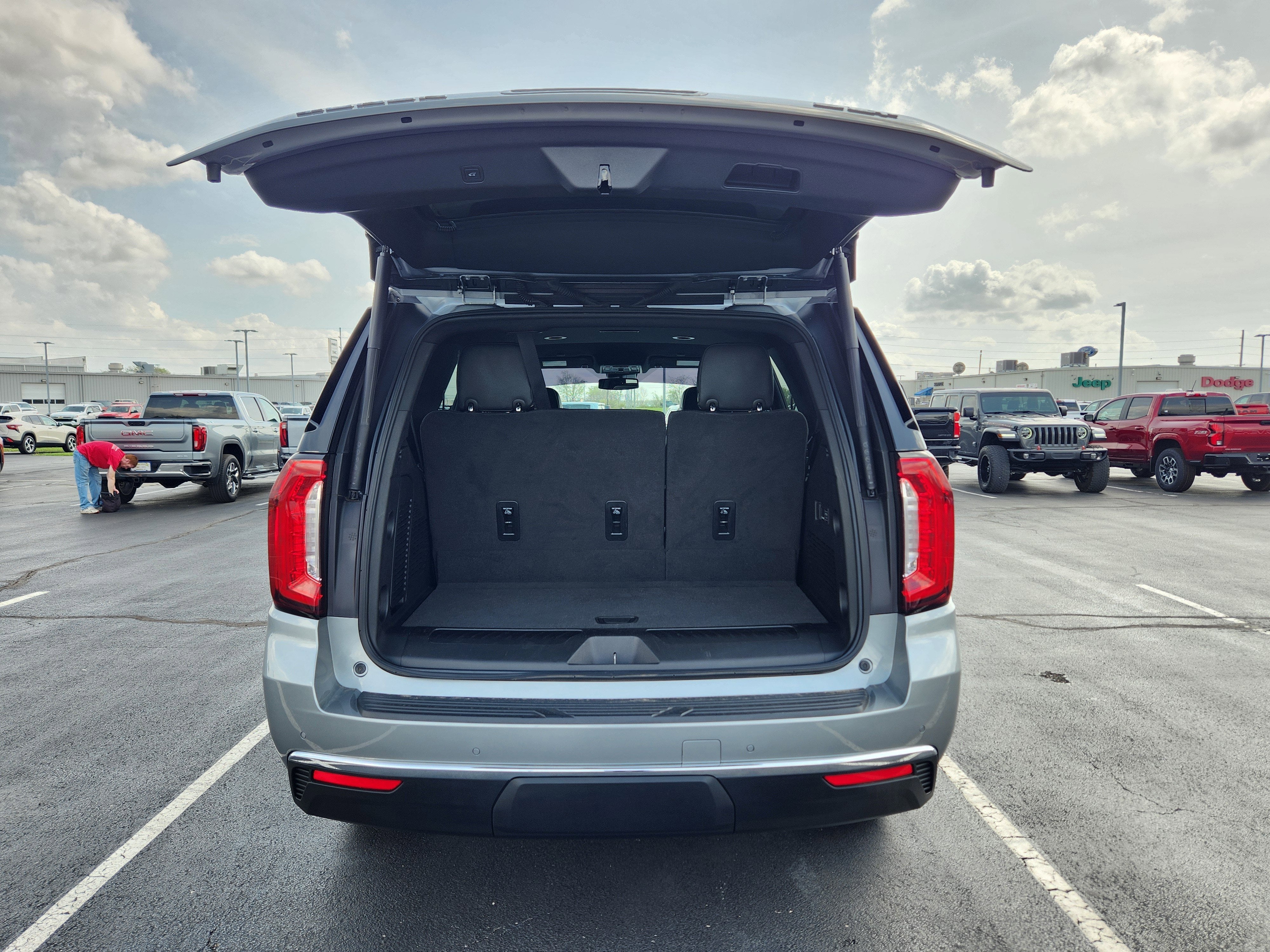 2024 GMC Yukon SLT