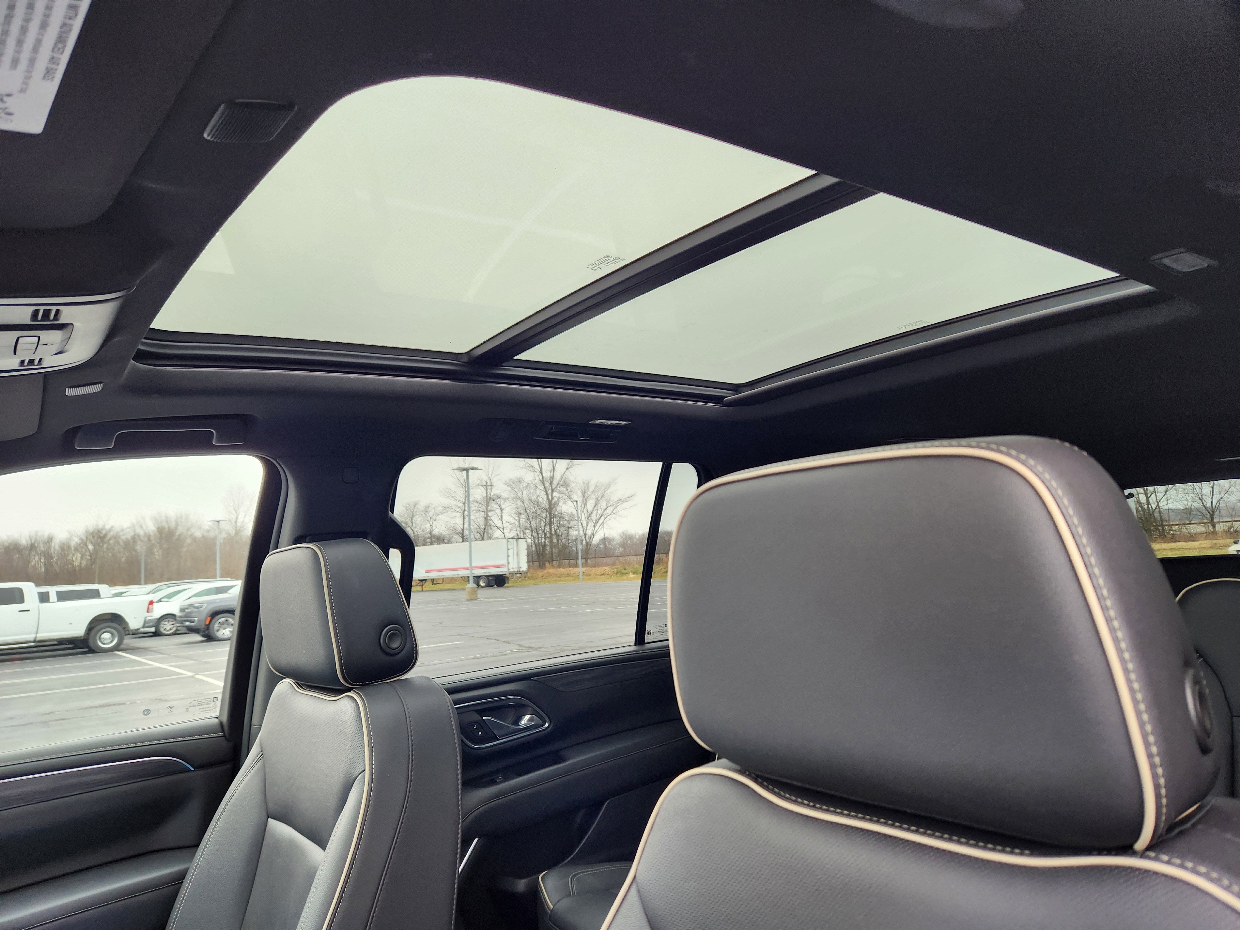 2023 GMC Yukon XL SLT