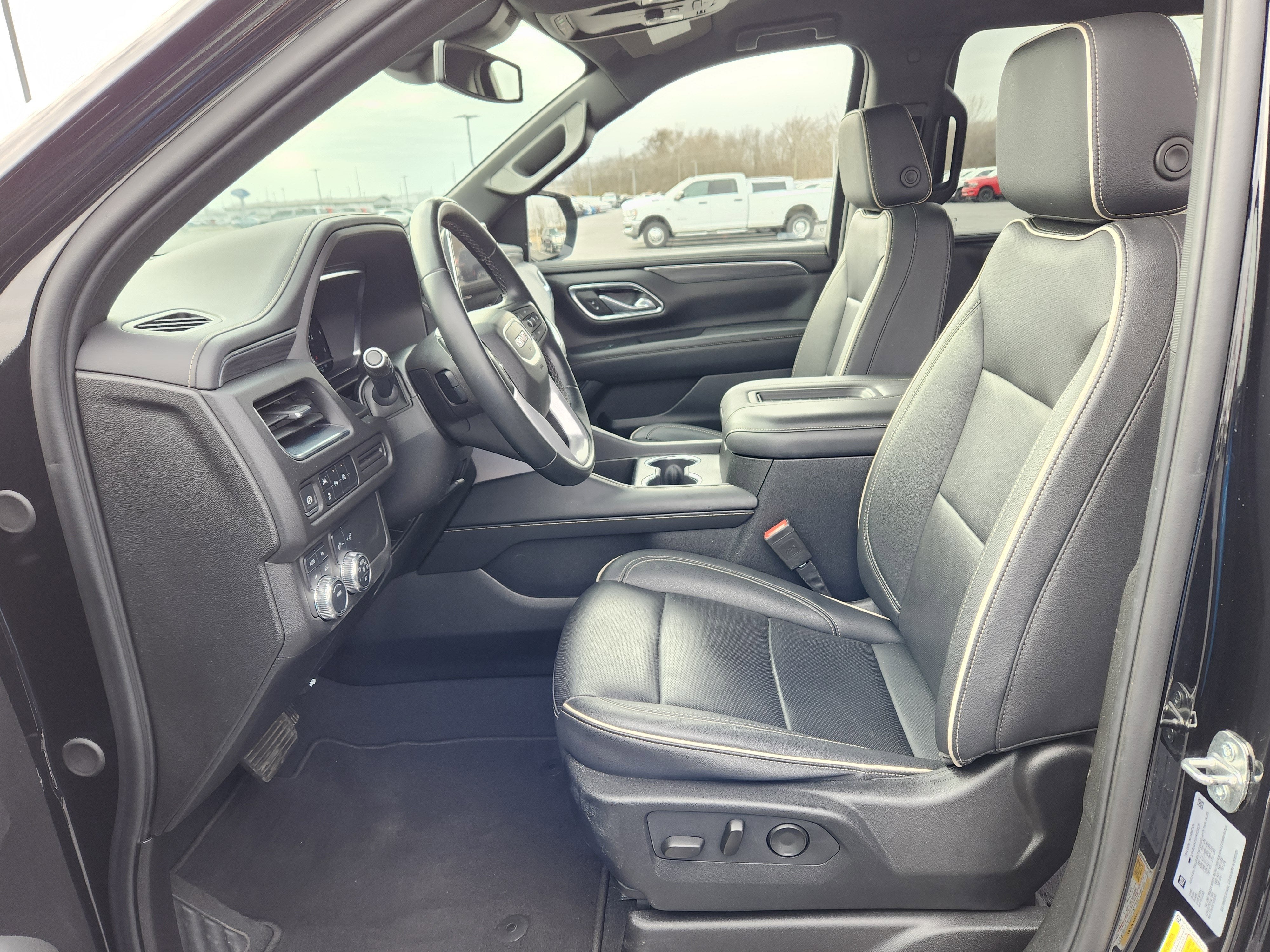 2024 GMC Yukon XL SLT