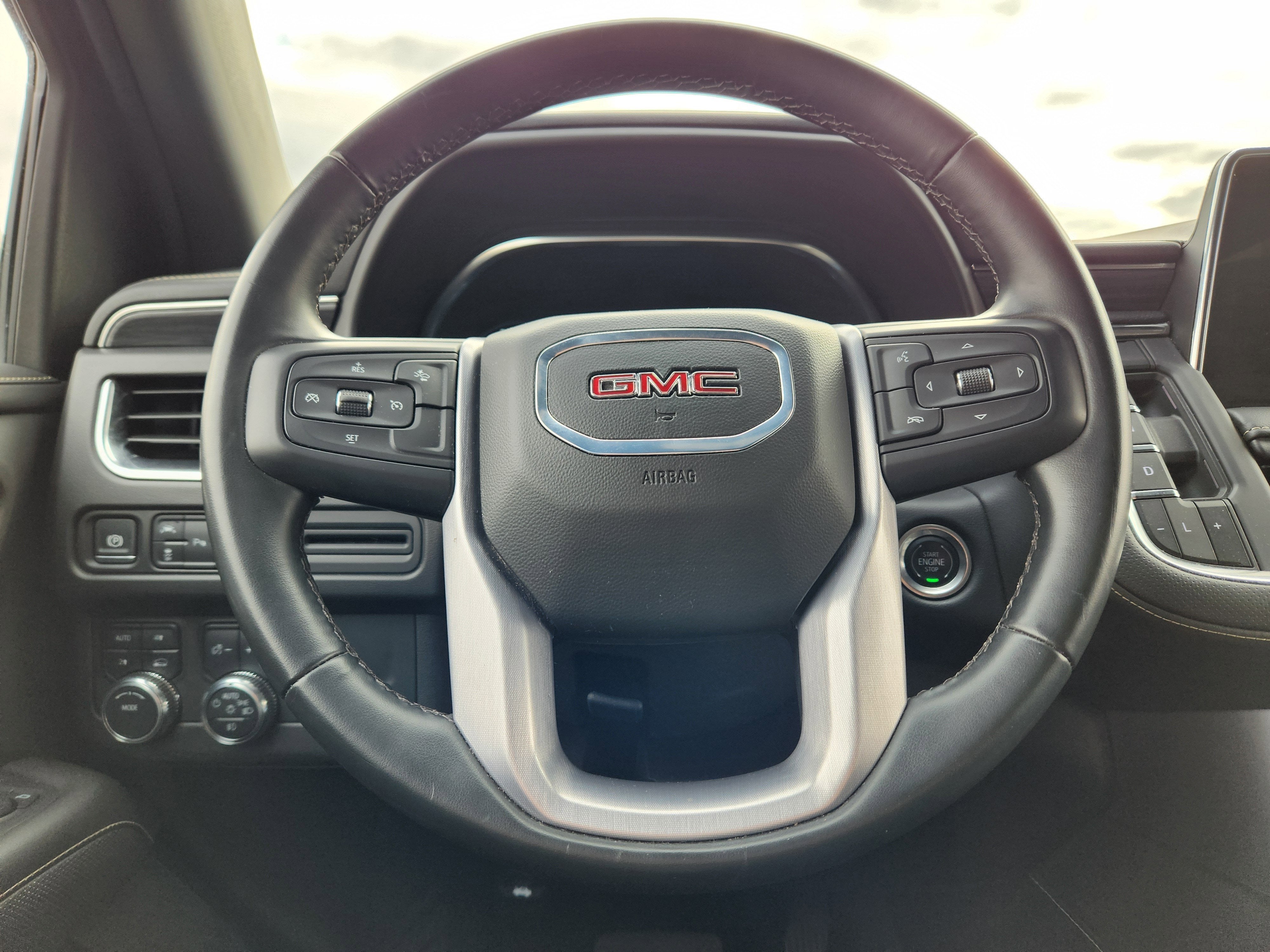 2024 GMC Yukon XL SLT