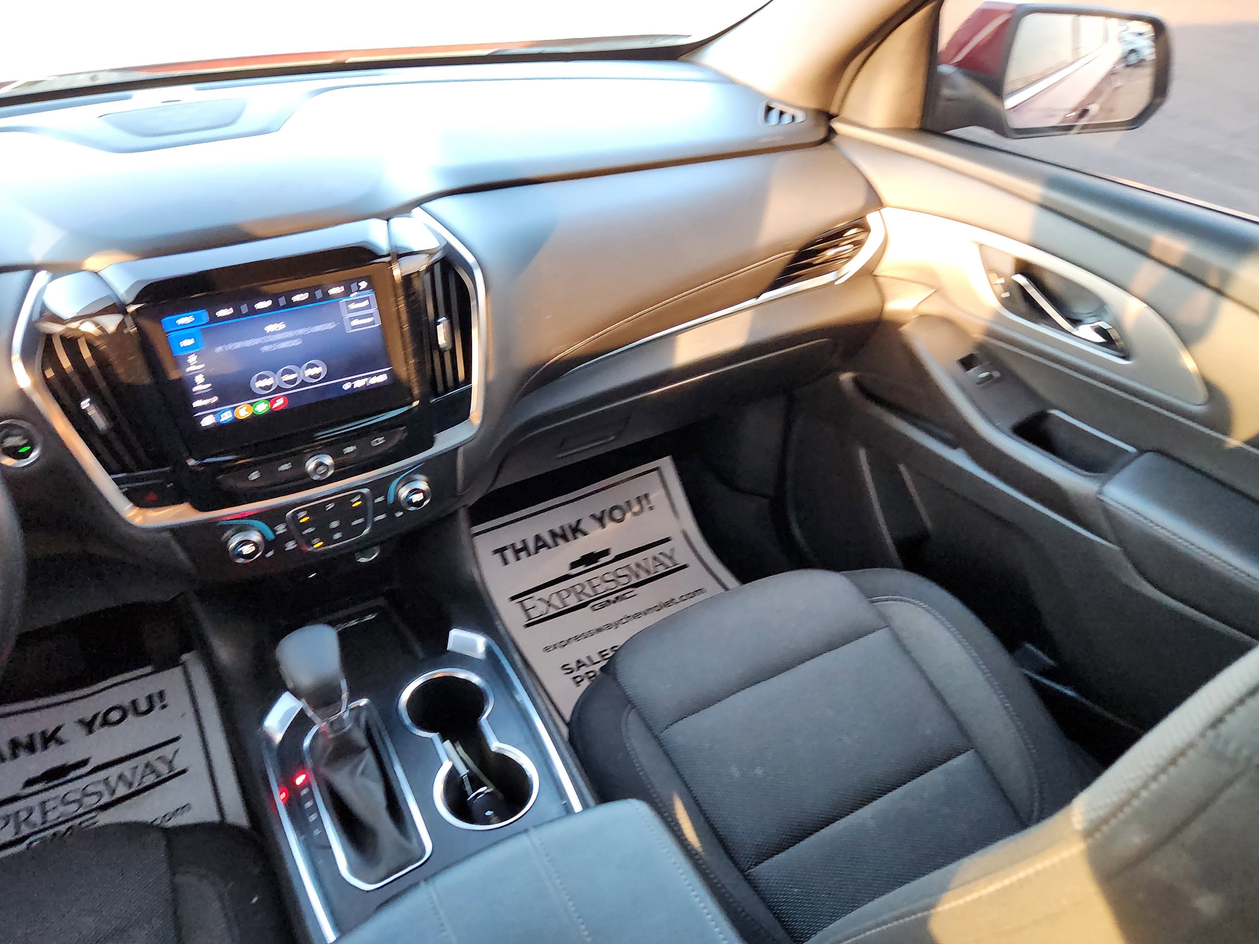 2022 Chevrolet Traverse LT Cloth