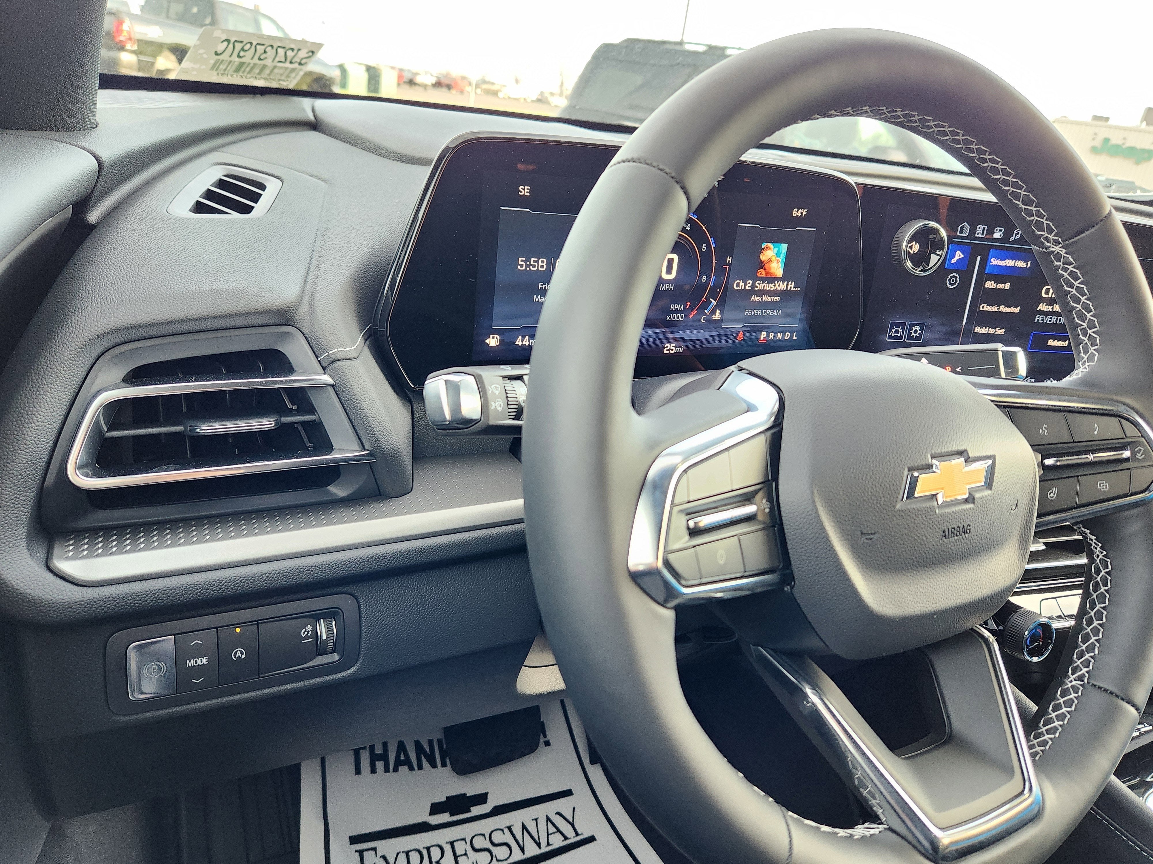 2025 Chevrolet Traverse LT